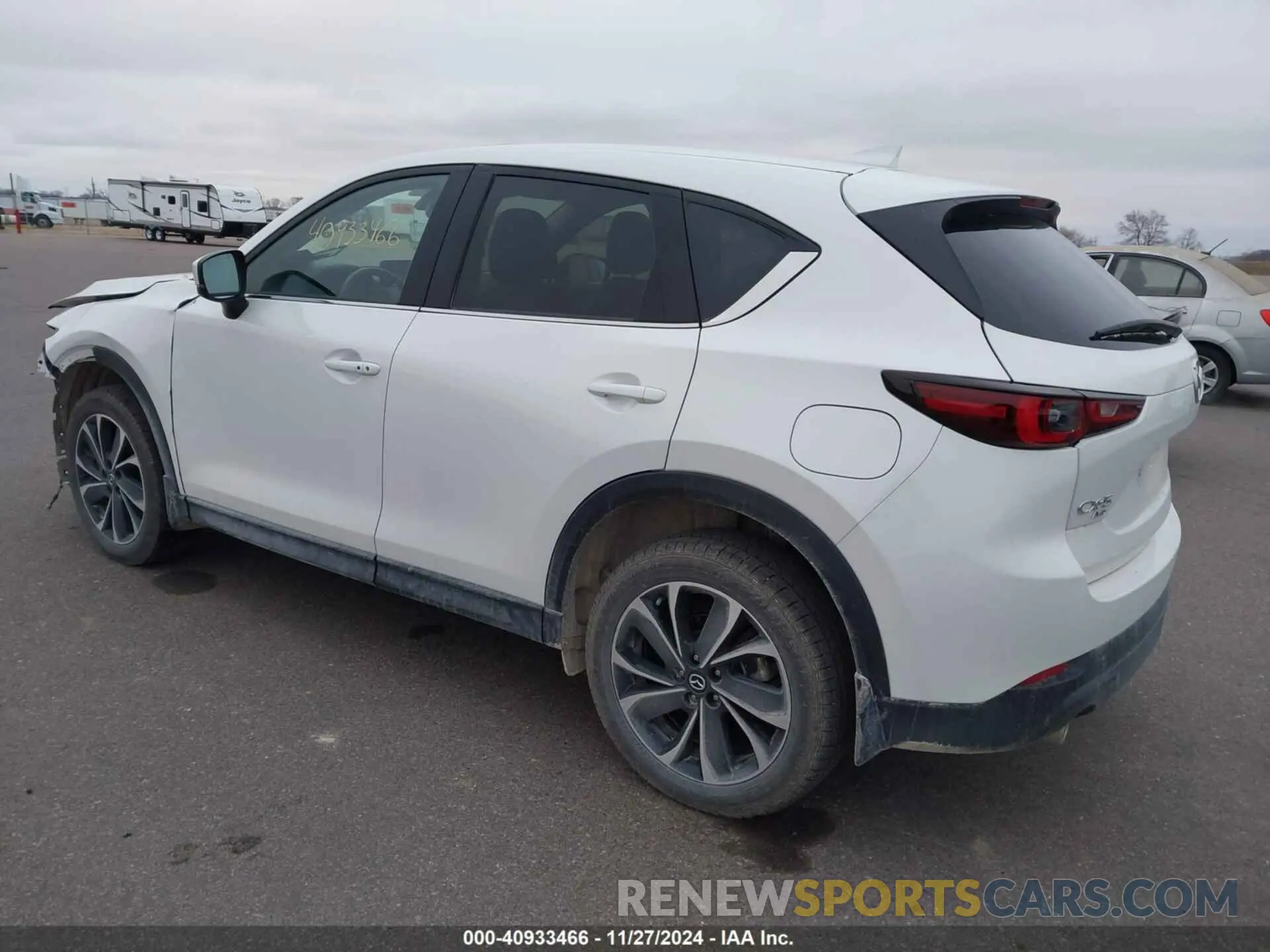 3 fotografías del automóvil dañado JM3KFBEM8P0172177 MAZDA CX-5 2023
