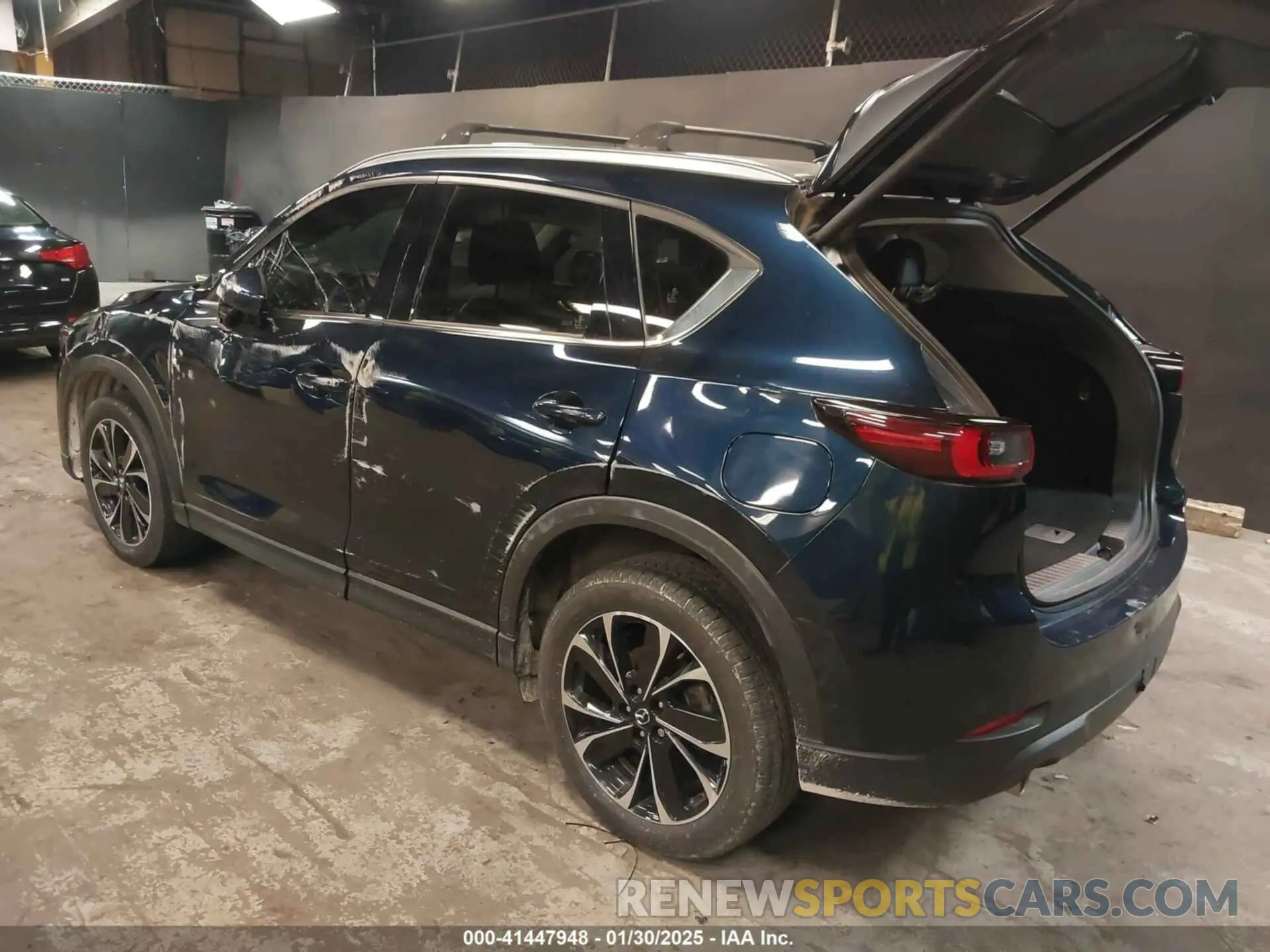 3 fotografías del automóvil dañado JM3KFBEM8P0253602 MAZDA CX-5 2023