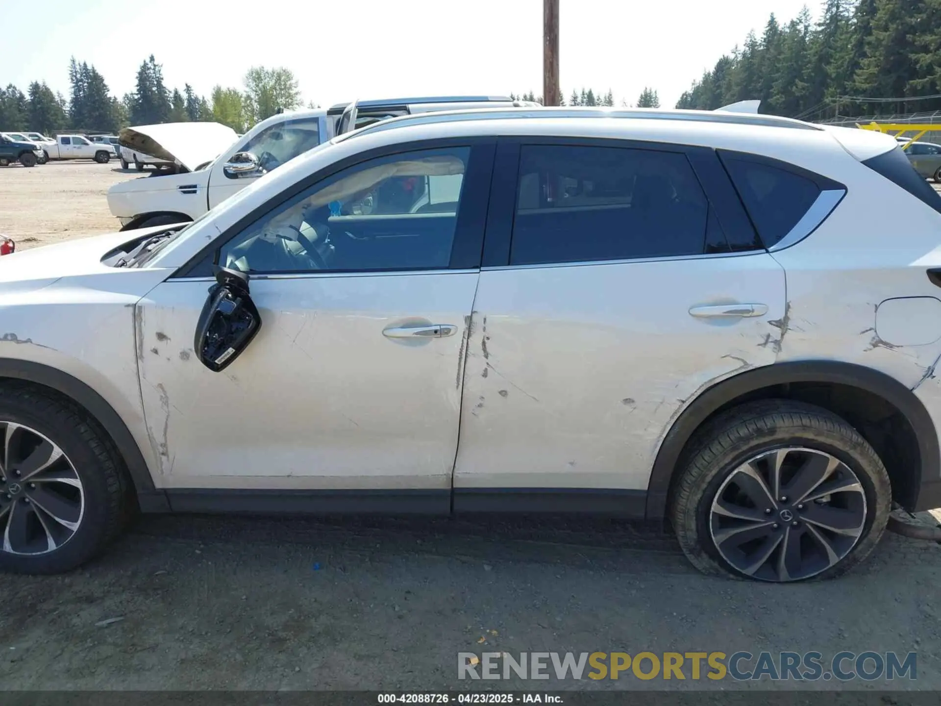 14 fotografías del automóvil dañado JM3KFBEM9P0132061 MAZDA CX-5 2023