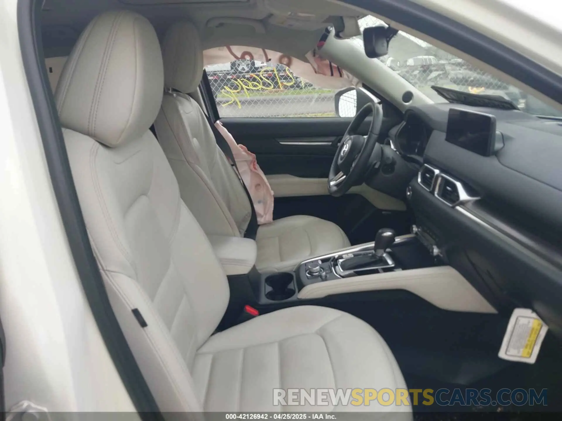 5 fotografías del automóvil dañado JM3KFBEMXP0280221 MAZDA CX-5 2023