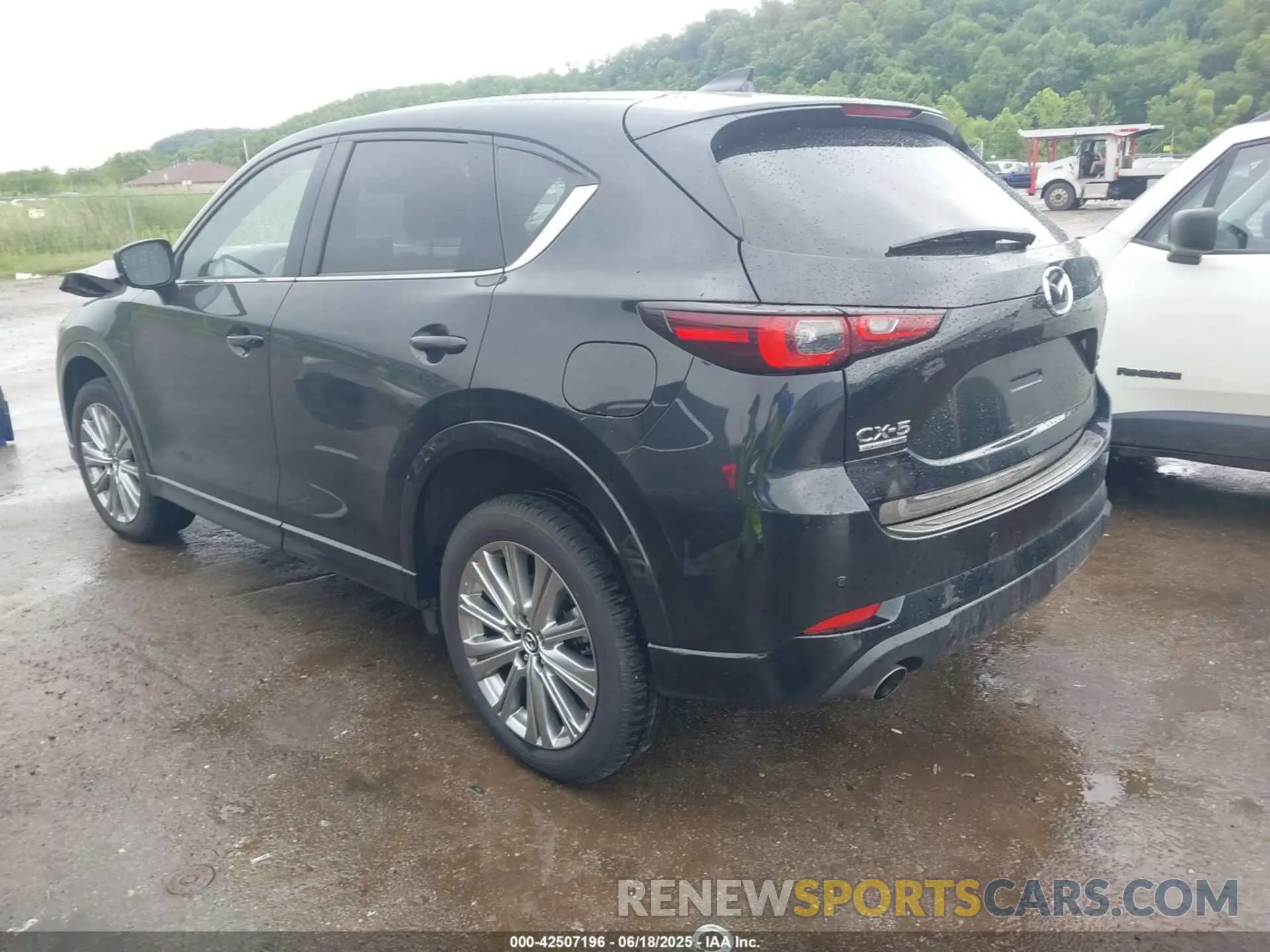 3 fotografías del automóvil dañado JM3KFBXYXP0126818 MAZDA CX-5 2023