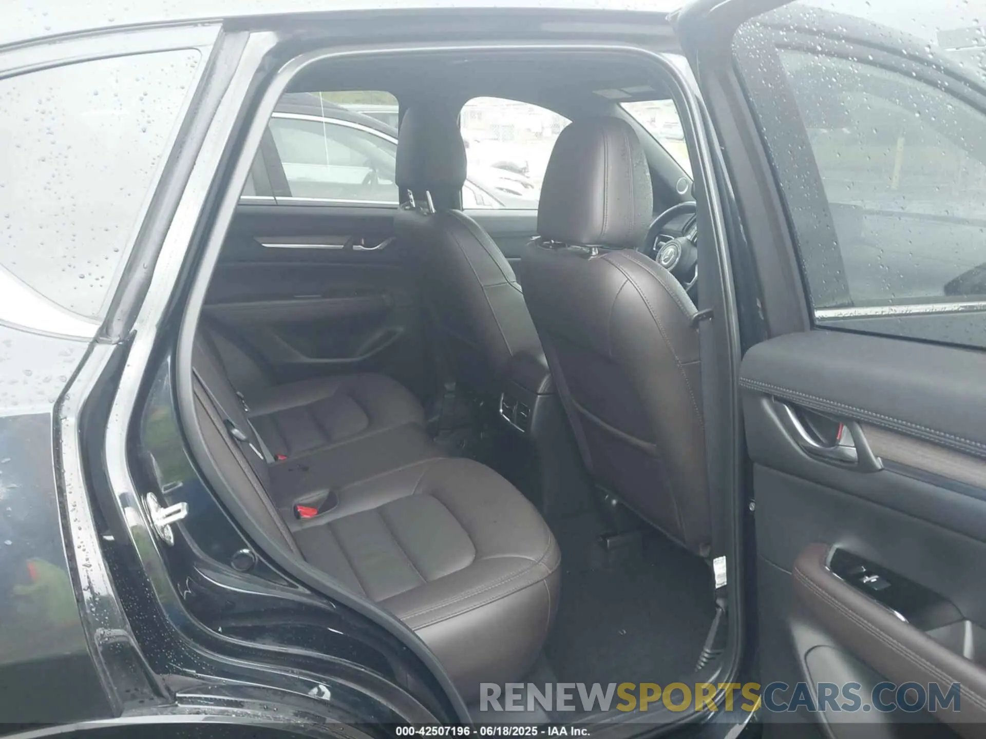 8 fotografías del automóvil dañado JM3KFBXYXP0126818 MAZDA CX-5 2023