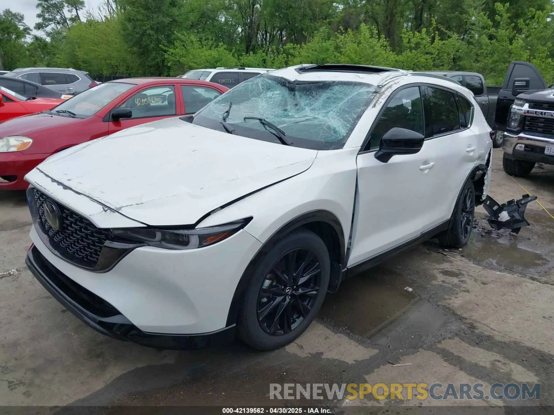 2 fotografías del automóvil dañado JM3KFBAY1R0393910 MAZDA CX-5 2024