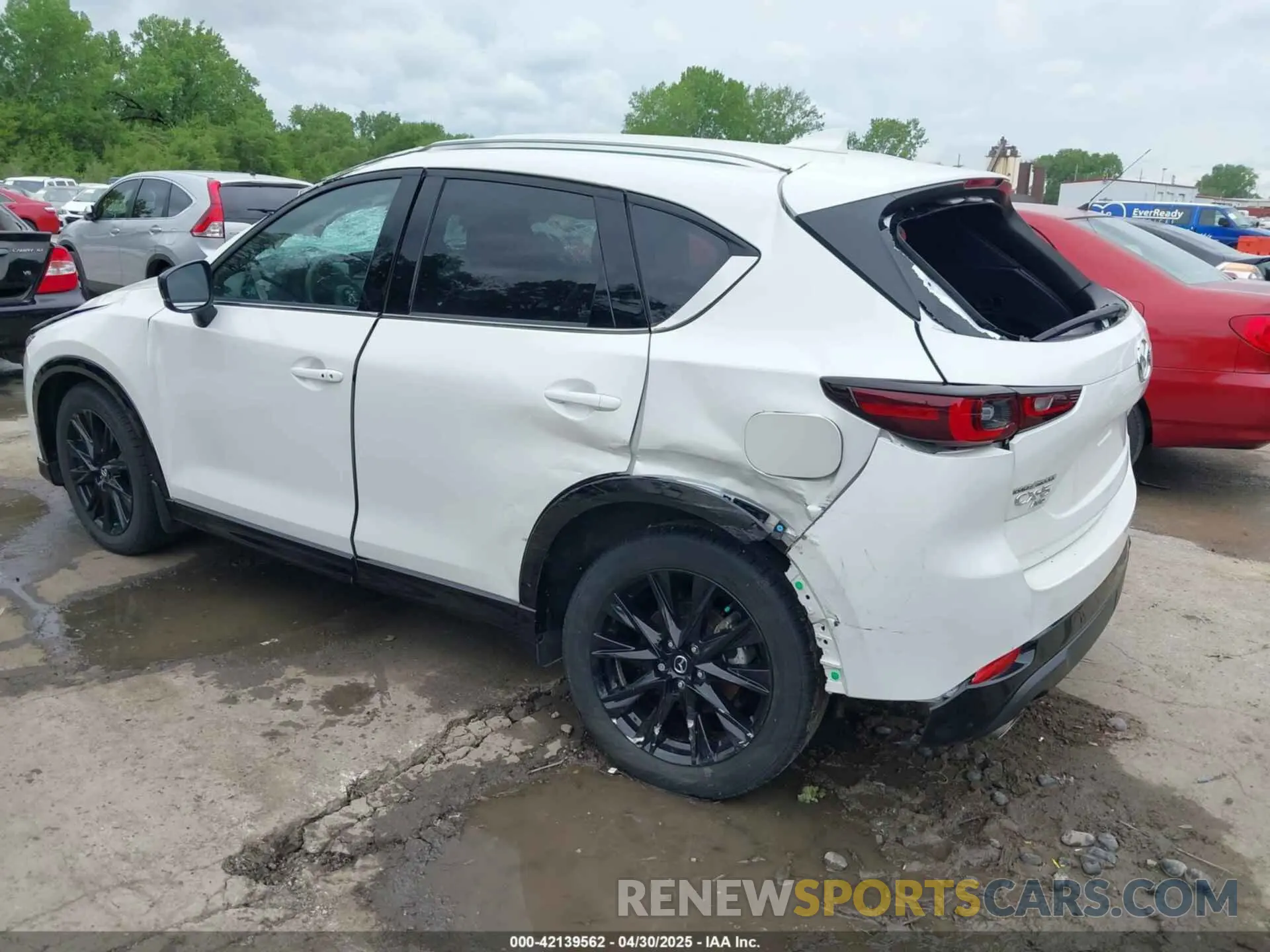 3 fotografías del automóvil dañado JM3KFBAY1R0393910 MAZDA CX-5 2024