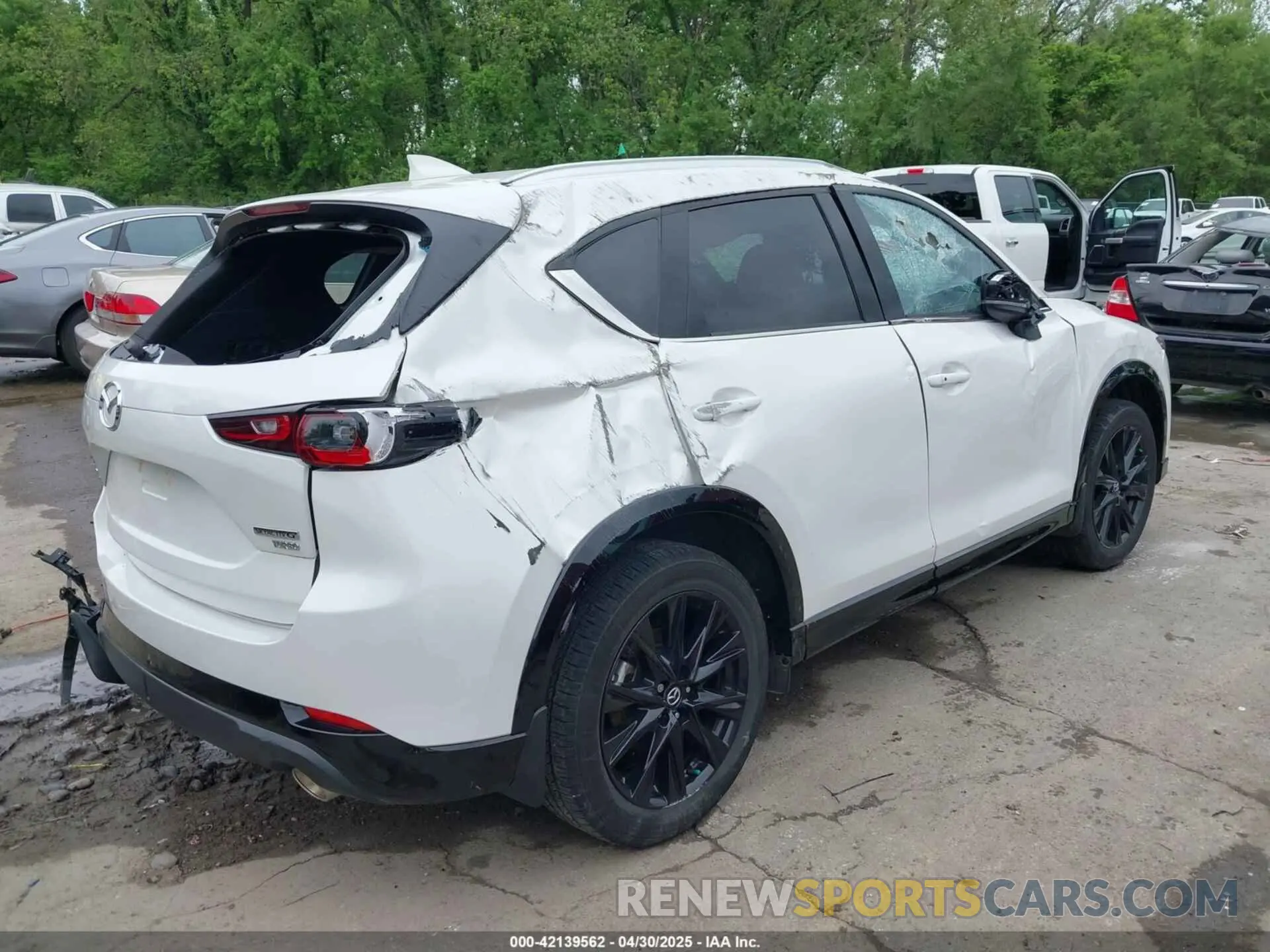 4 fotografías del automóvil dañado JM3KFBAY1R0393910 MAZDA CX-5 2024
