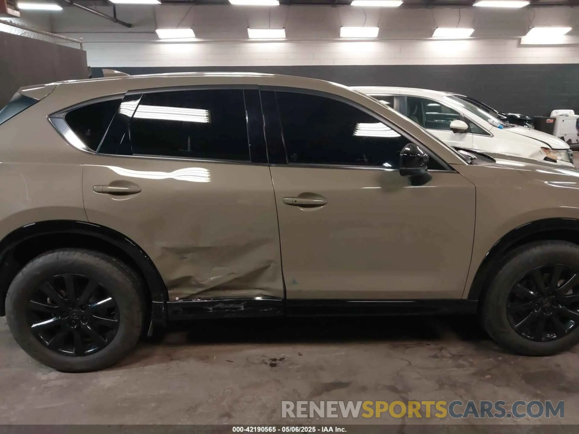 13 fotografías del automóvil dañado JM3KFBAY9R0424756 MAZDA CX-5 2024
