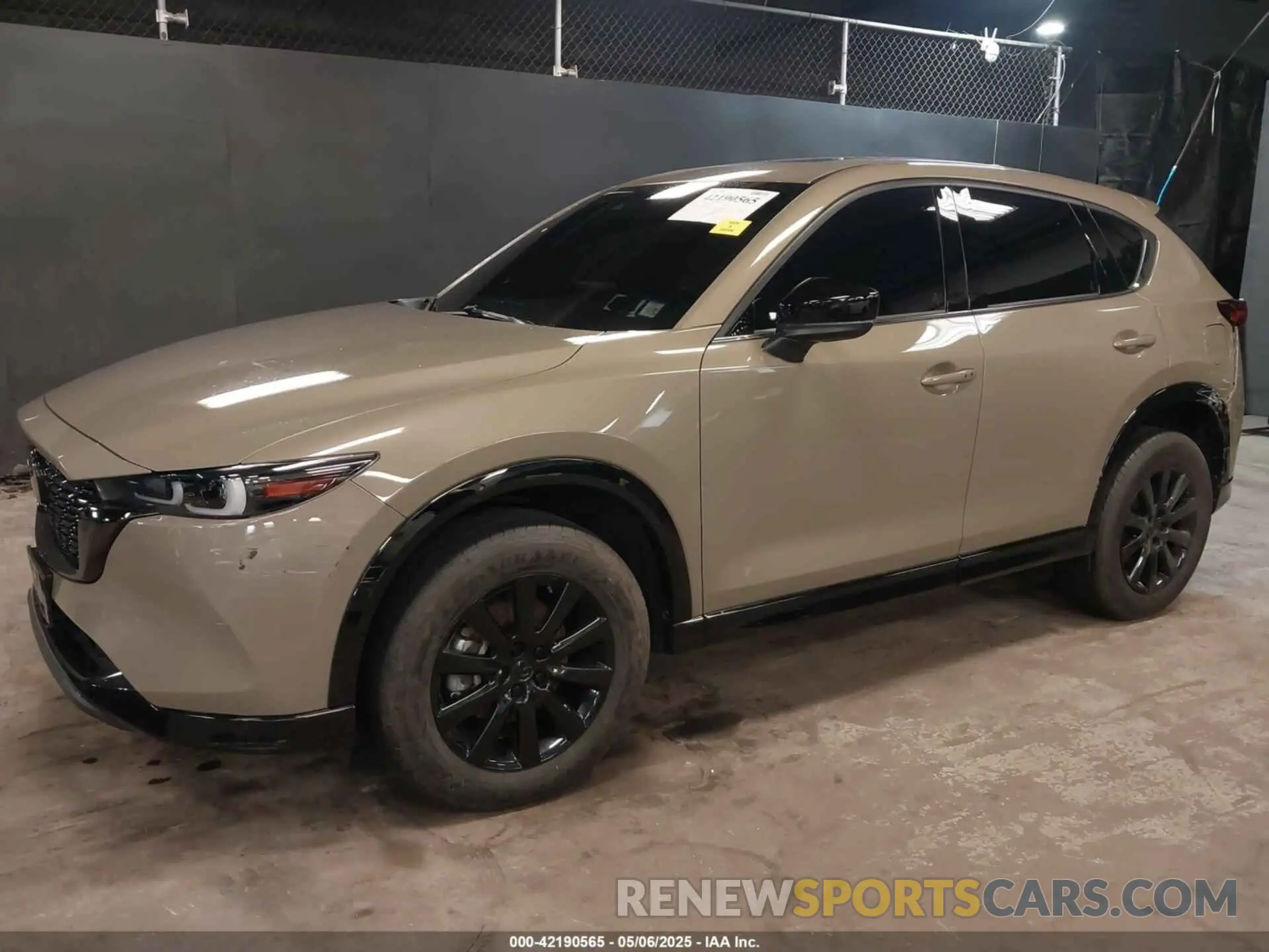 2 fotografías del automóvil dañado JM3KFBAY9R0424756 MAZDA CX-5 2024