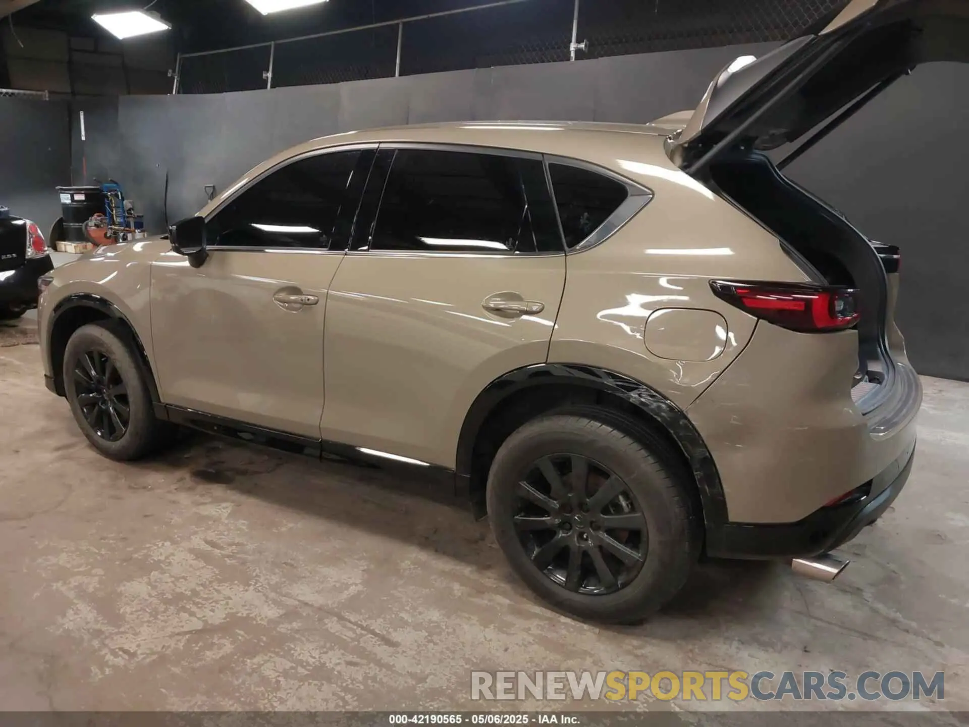 3 fotografías del automóvil dañado JM3KFBAY9R0424756 MAZDA CX-5 2024