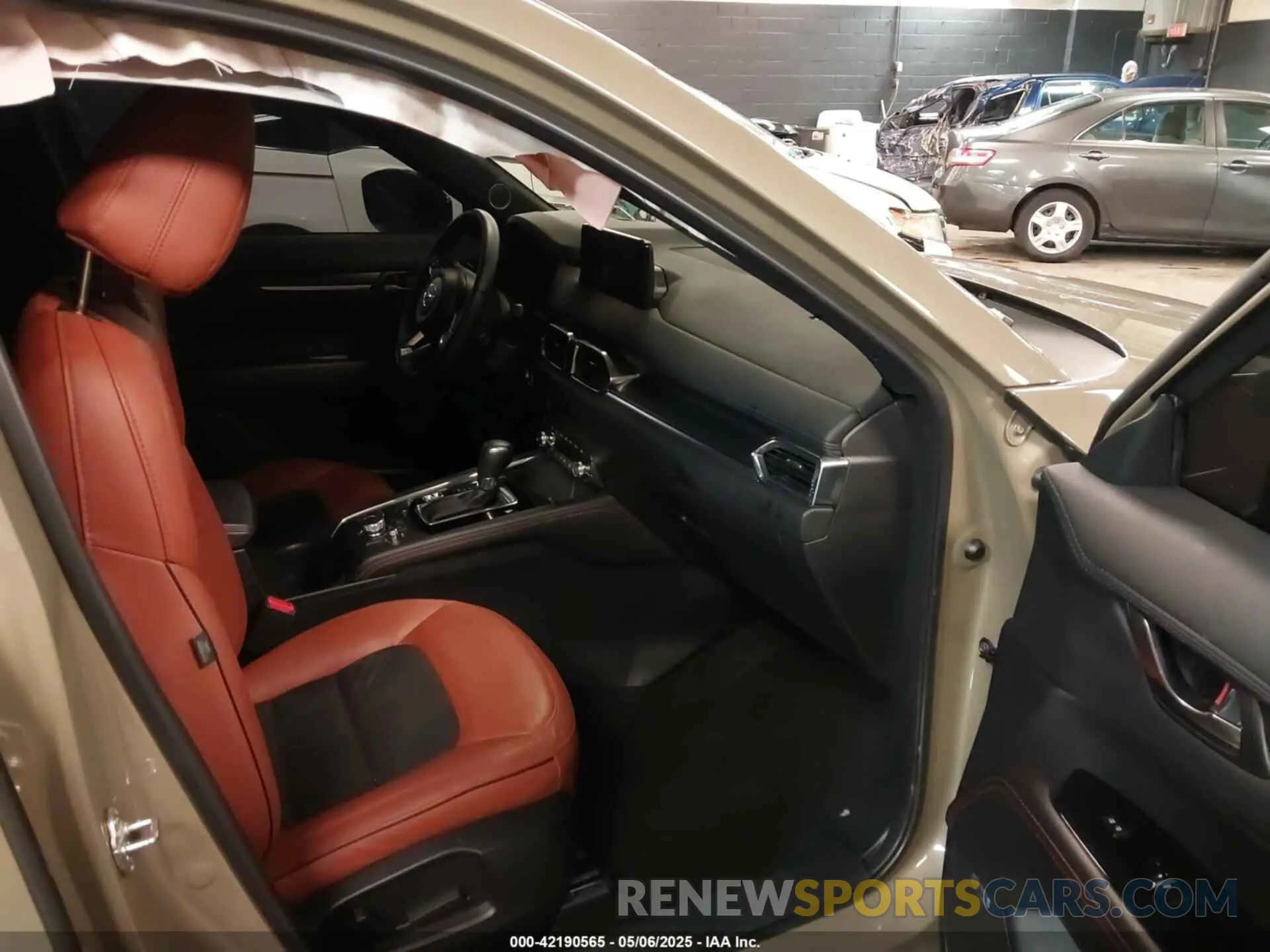 5 fotografías del automóvil dañado JM3KFBAY9R0424756 MAZDA CX-5 2024