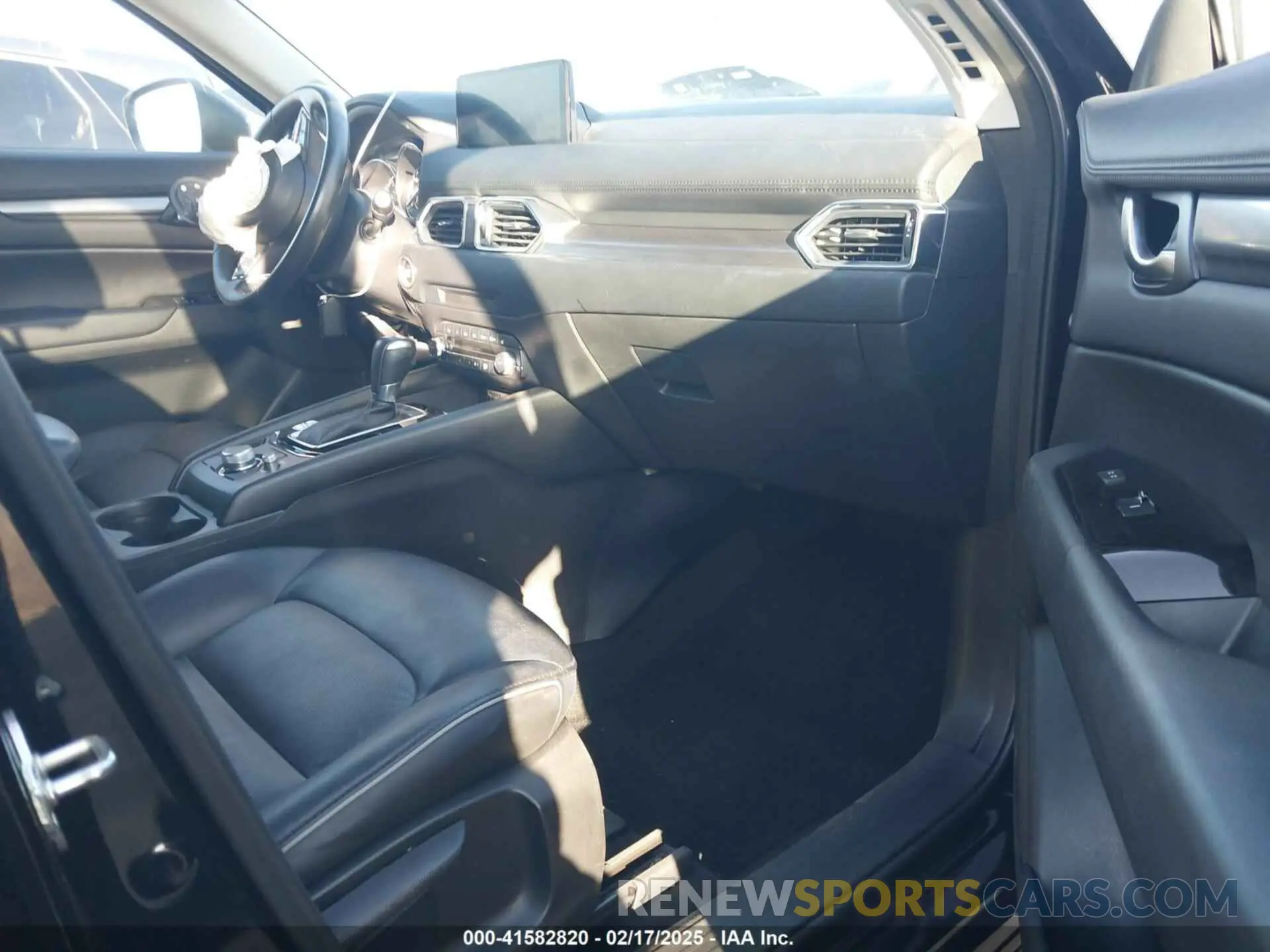 5 fotografías del automóvil dañado JM3KFBBL0R0434997 MAZDA CX-5 2024