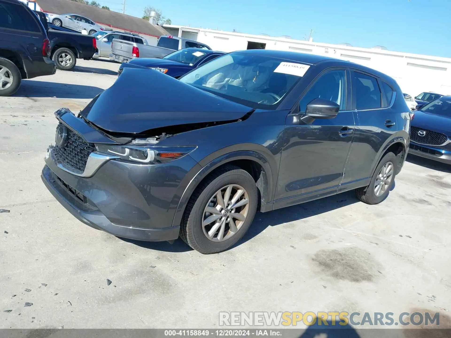 2 fotografías del automóvil dañado JM3KFBBL1R0453154 MAZDA CX-5 2024