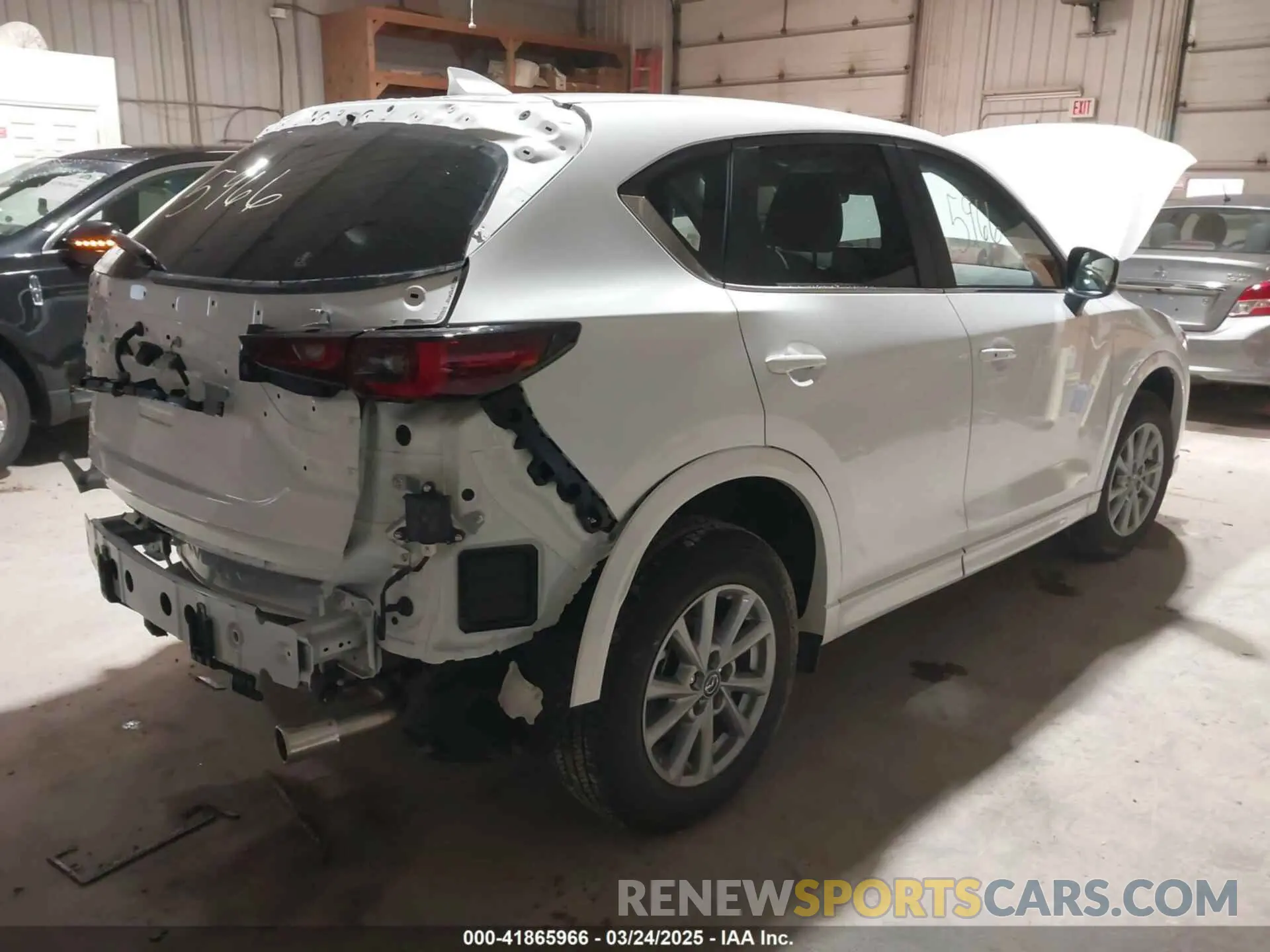 4 fotografías del automóvil dañado JM3KFBBL1R0489300 MAZDA CX-5 2024