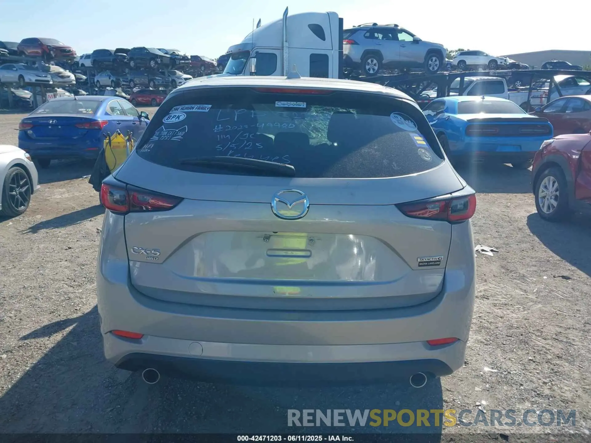 15 fotografías del automóvil dañado JM3KFBBL2R0400382 MAZDA CX-5 2024