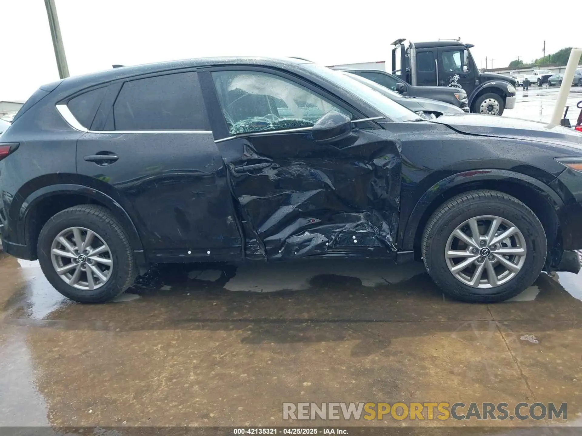 6 fotografías del automóvil dañado JM3KFBBL2R0532106 MAZDA CX-5 2024