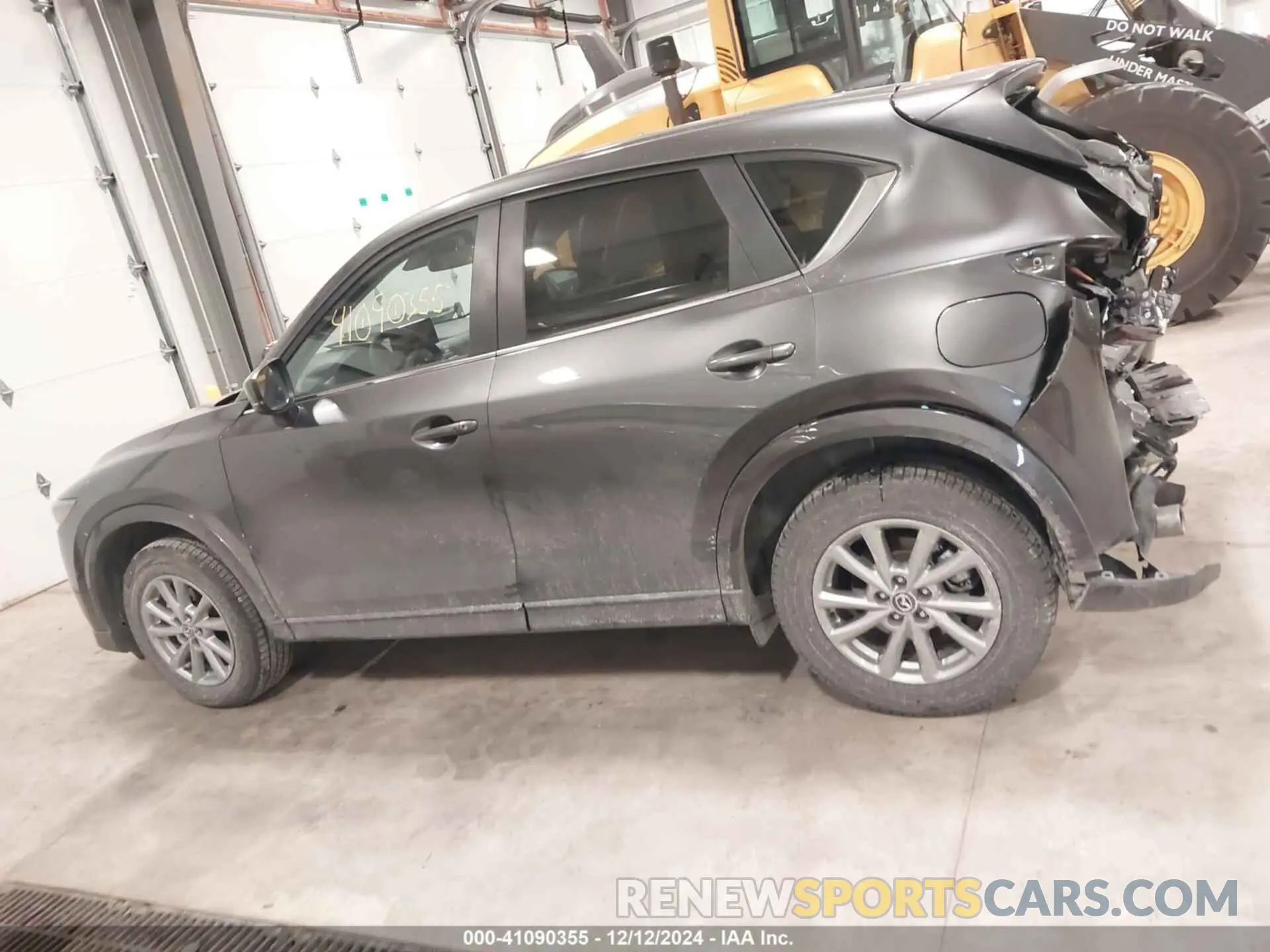 14 fotografías del automóvil dañado JM3KFBBL3R0403081 MAZDA CX-5 2024