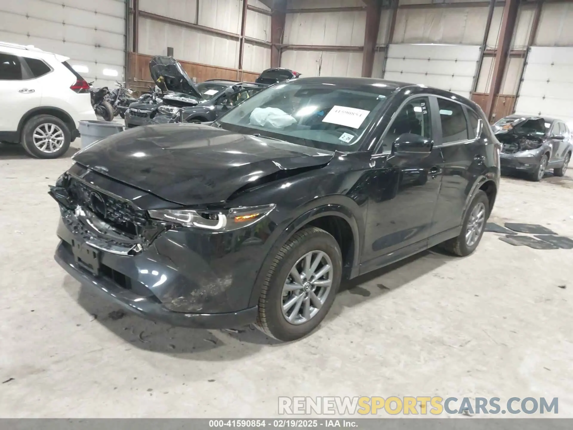 2 fotografías del automóvil dañado JM3KFBBL4R0442472 MAZDA CX-5 2024