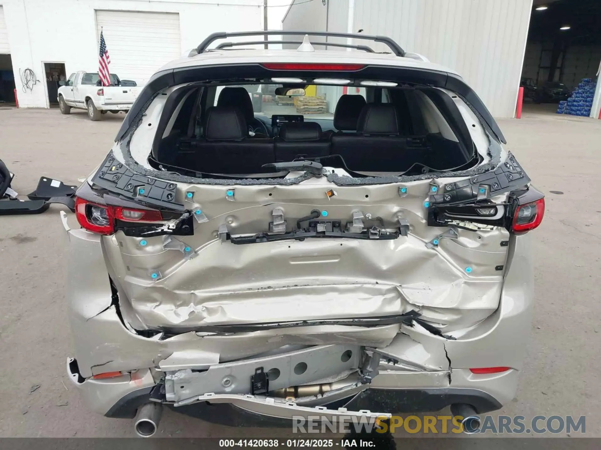 16 fotografías del automóvil dañado JM3KFBBL4R0474158 MAZDA CX-5 2024