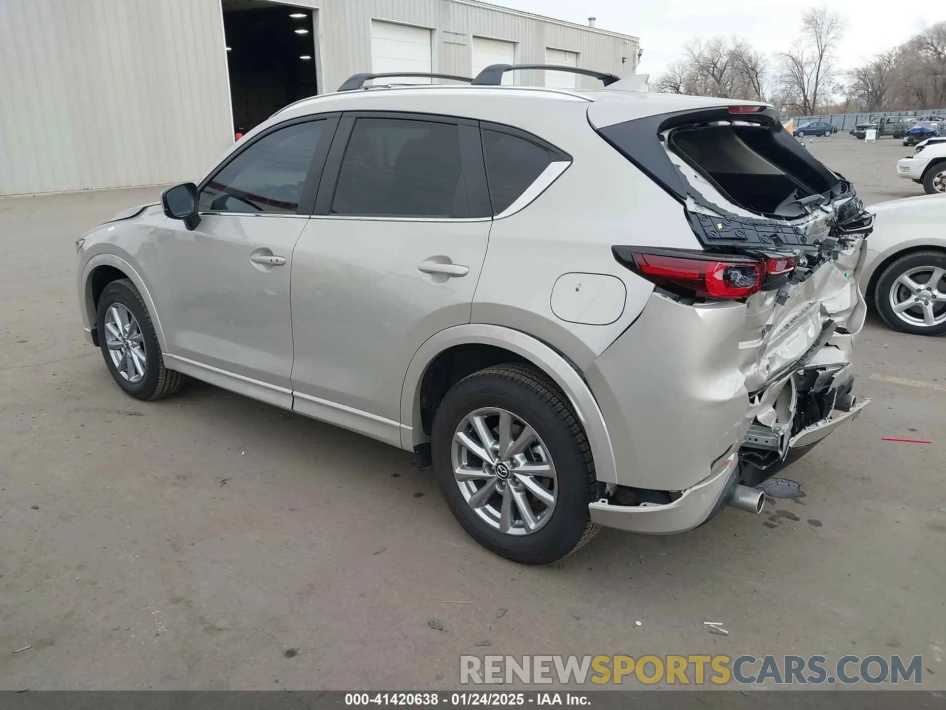 3 fotografías del automóvil dañado JM3KFBBL4R0474158 MAZDA CX-5 2024