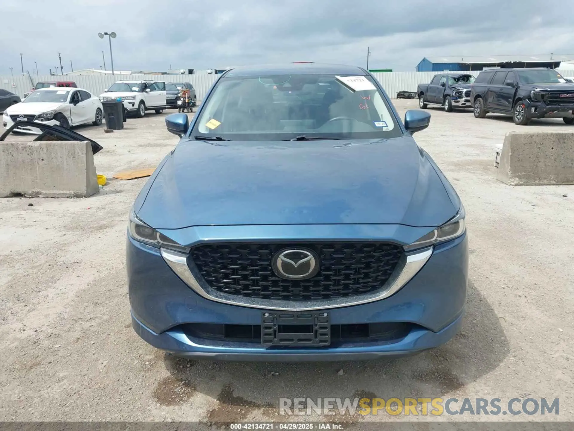 12 fotografías del automóvil dañado JM3KFBBL5R0465226 MAZDA CX-5 2024