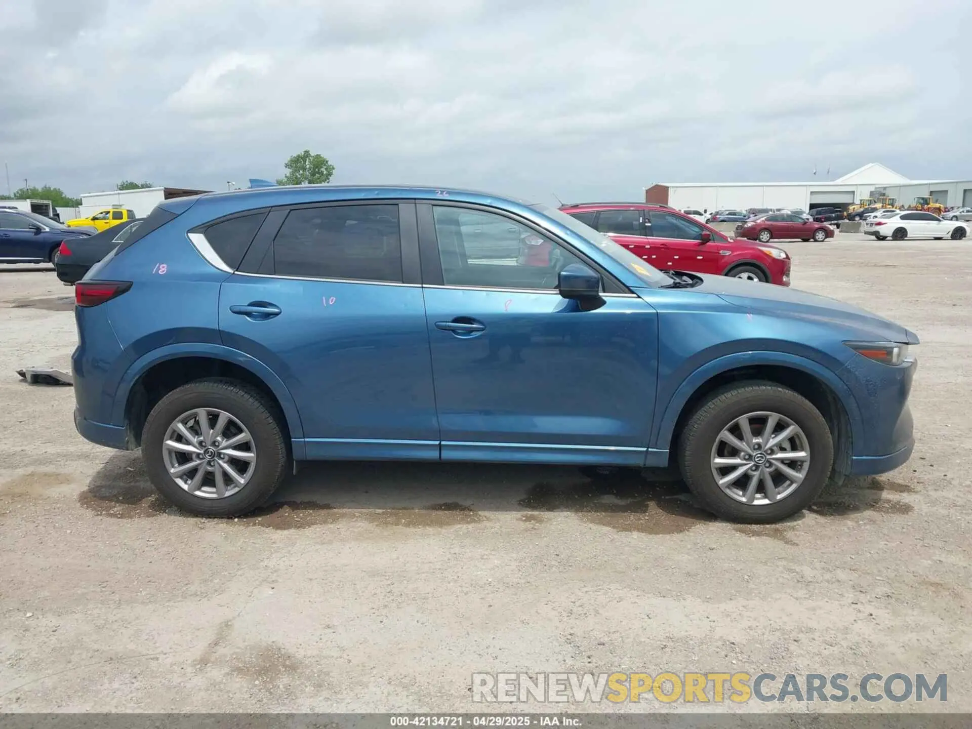 13 fotografías del automóvil dañado JM3KFBBL5R0465226 MAZDA CX-5 2024