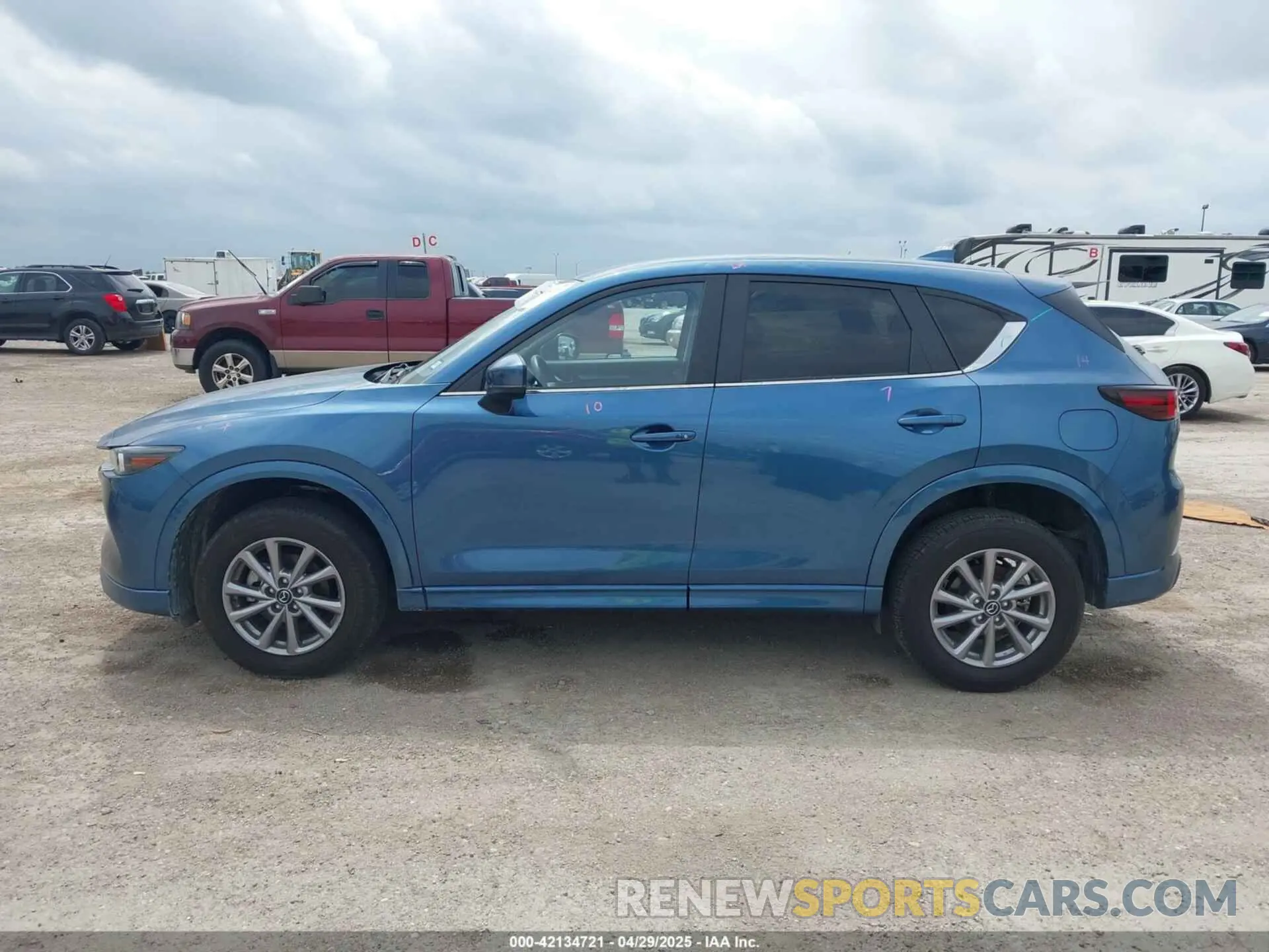 14 fotografías del automóvil dañado JM3KFBBL5R0465226 MAZDA CX-5 2024