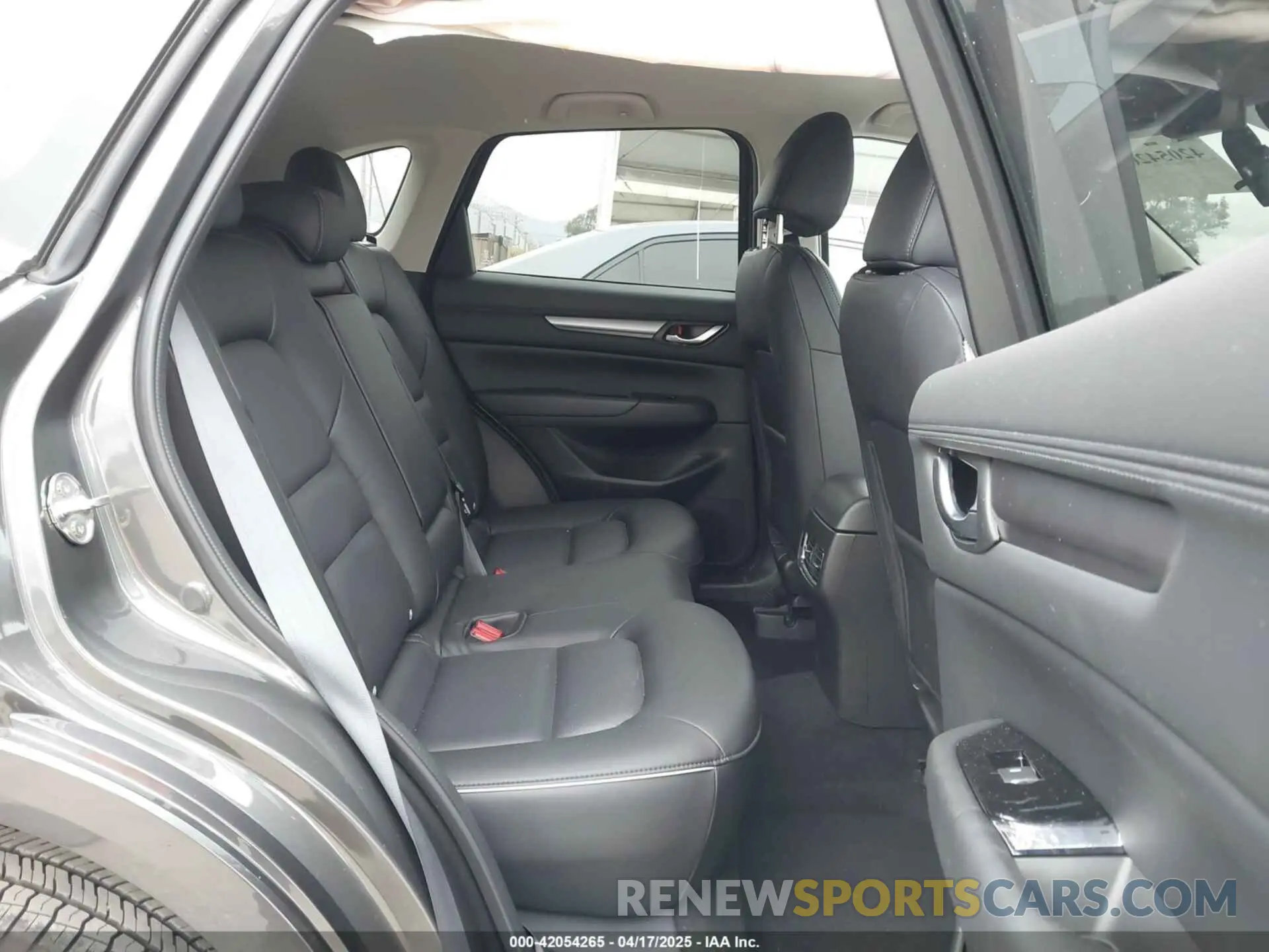 8 fotografías del automóvil dañado JM3KFBBL6R0526163 MAZDA CX-5 2024