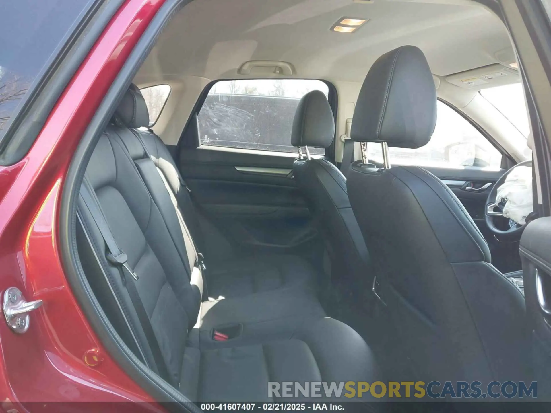 8 fotografías del automóvil dañado JM3KFBBL7R0410809 MAZDA CX-5 2024