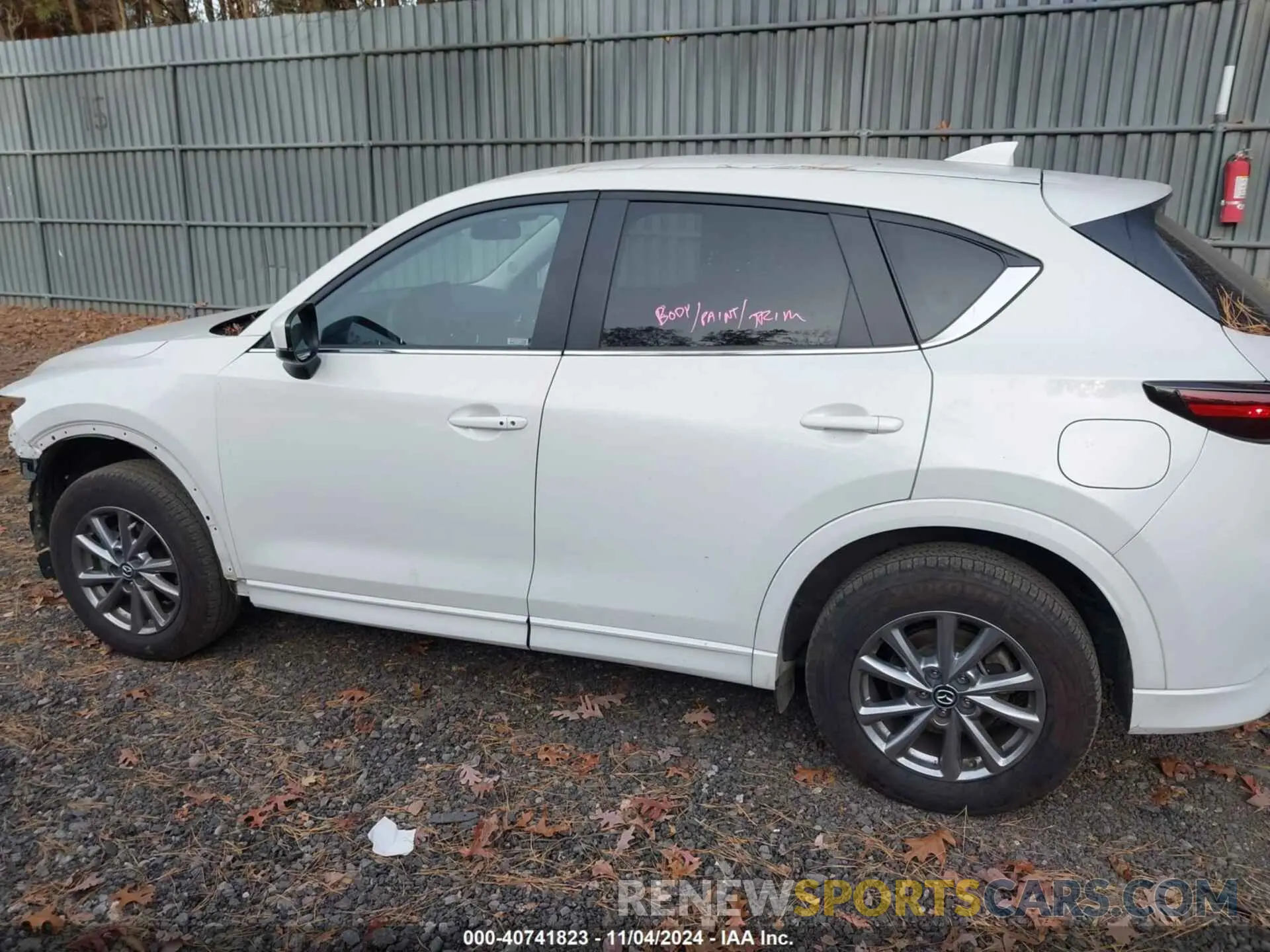 15 fotografías del automóvil dañado JM3KFBBL8R0448050 MAZDA CX-5 2024