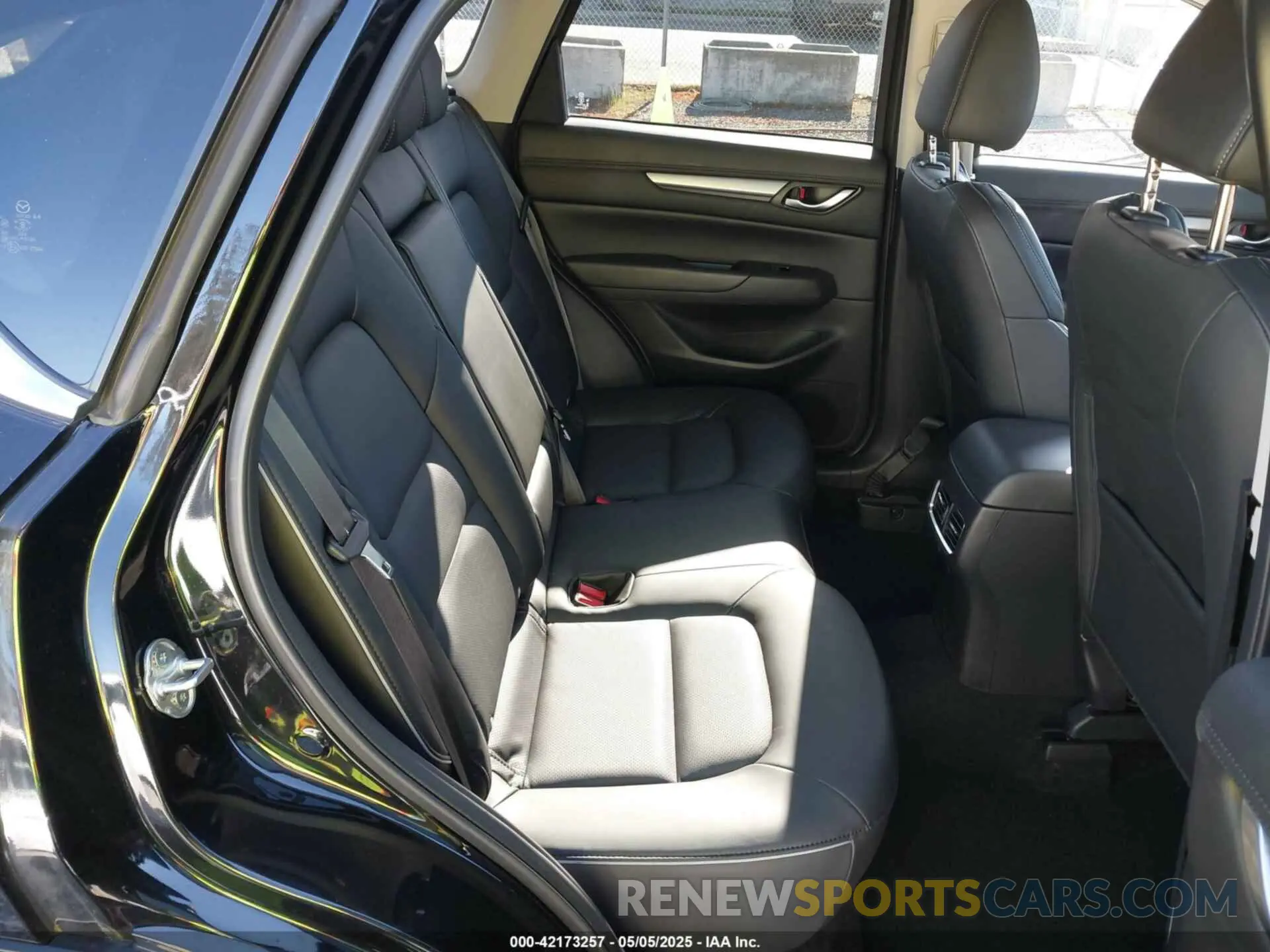 8 fotografías del automóvil dañado JM3KFBBL8R0483123 MAZDA CX-5 2024