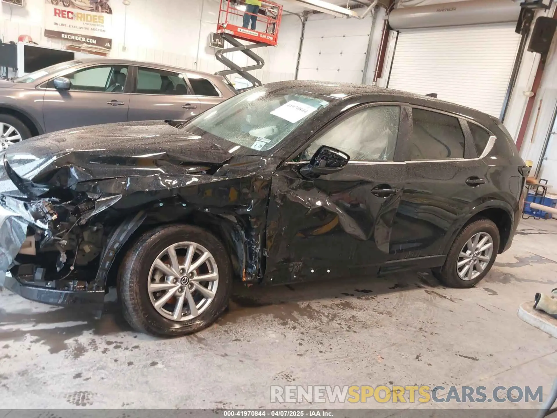 14 fotografías del automóvil dañado JM3KFBBLXR0425367 MAZDA CX-5 2024