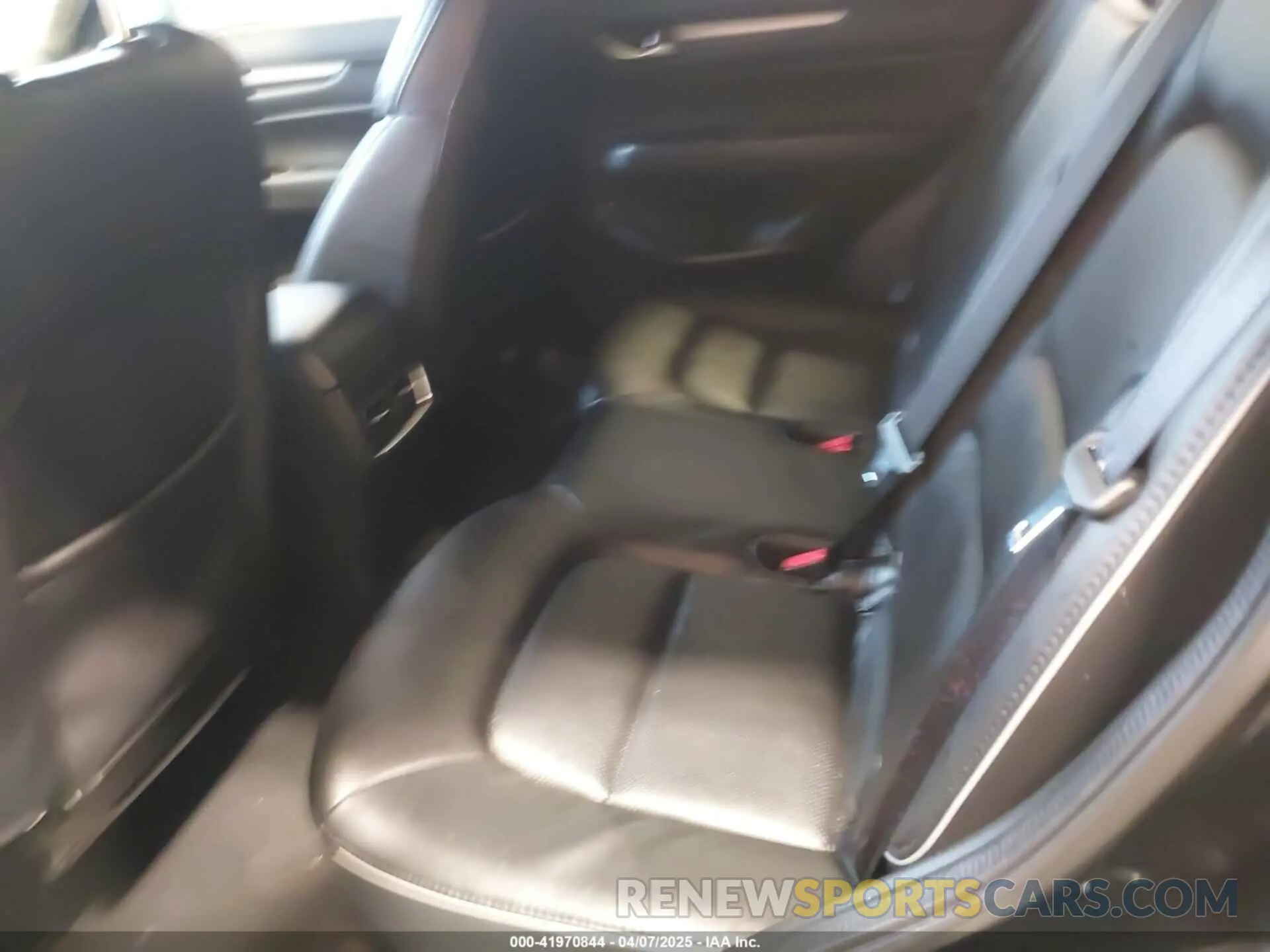 8 fotografías del automóvil dañado JM3KFBBLXR0425367 MAZDA CX-5 2024