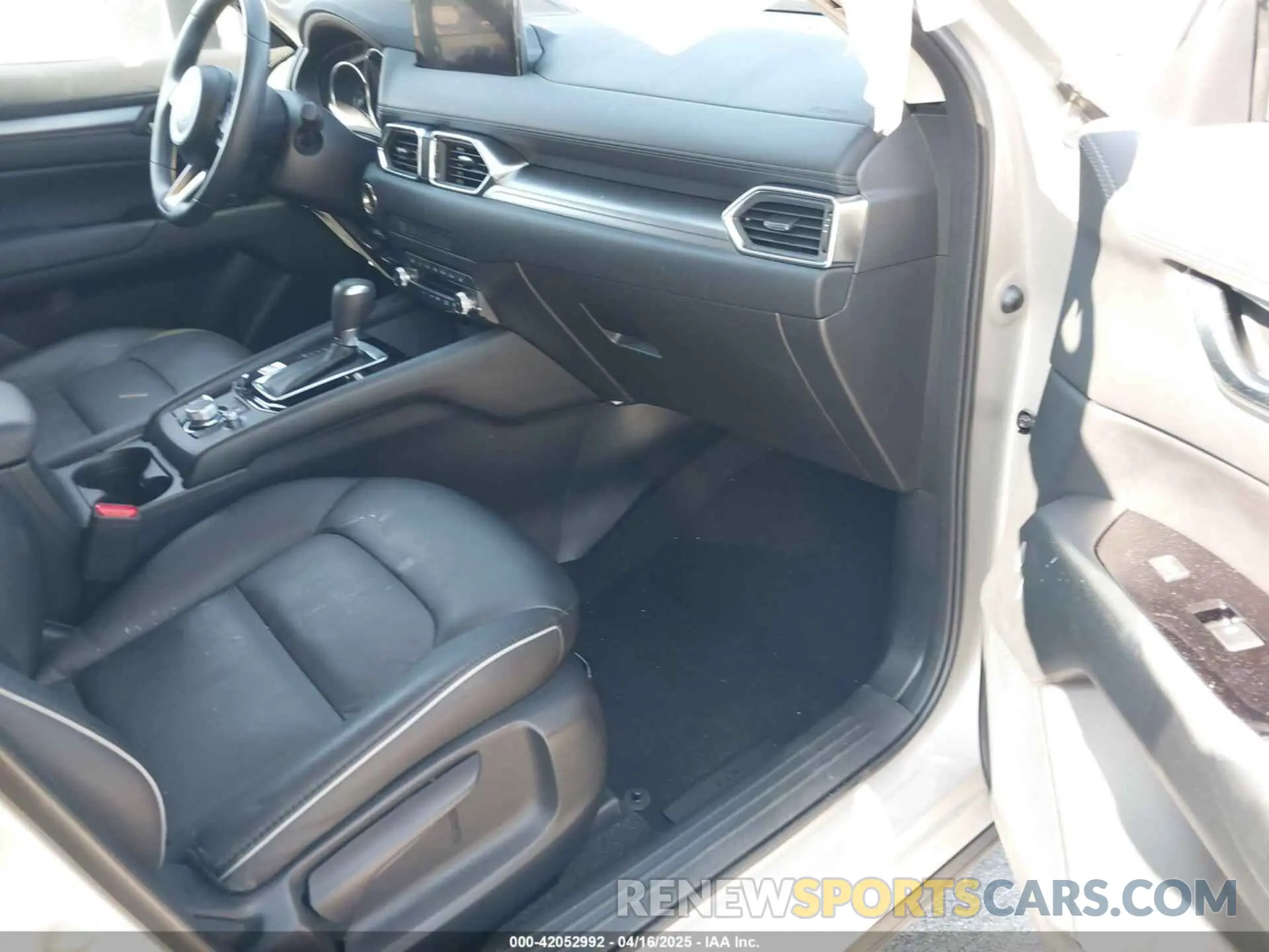 5 fotografías del automóvil dañado JM3KFBBLXR0485326 MAZDA CX-5 2024