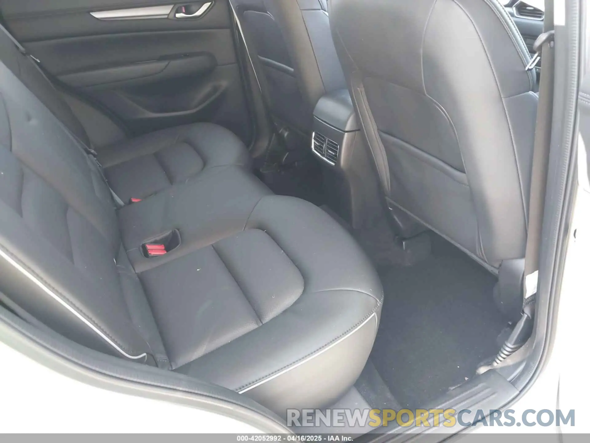 8 fotografías del automóvil dañado JM3KFBBLXR0485326 MAZDA CX-5 2024