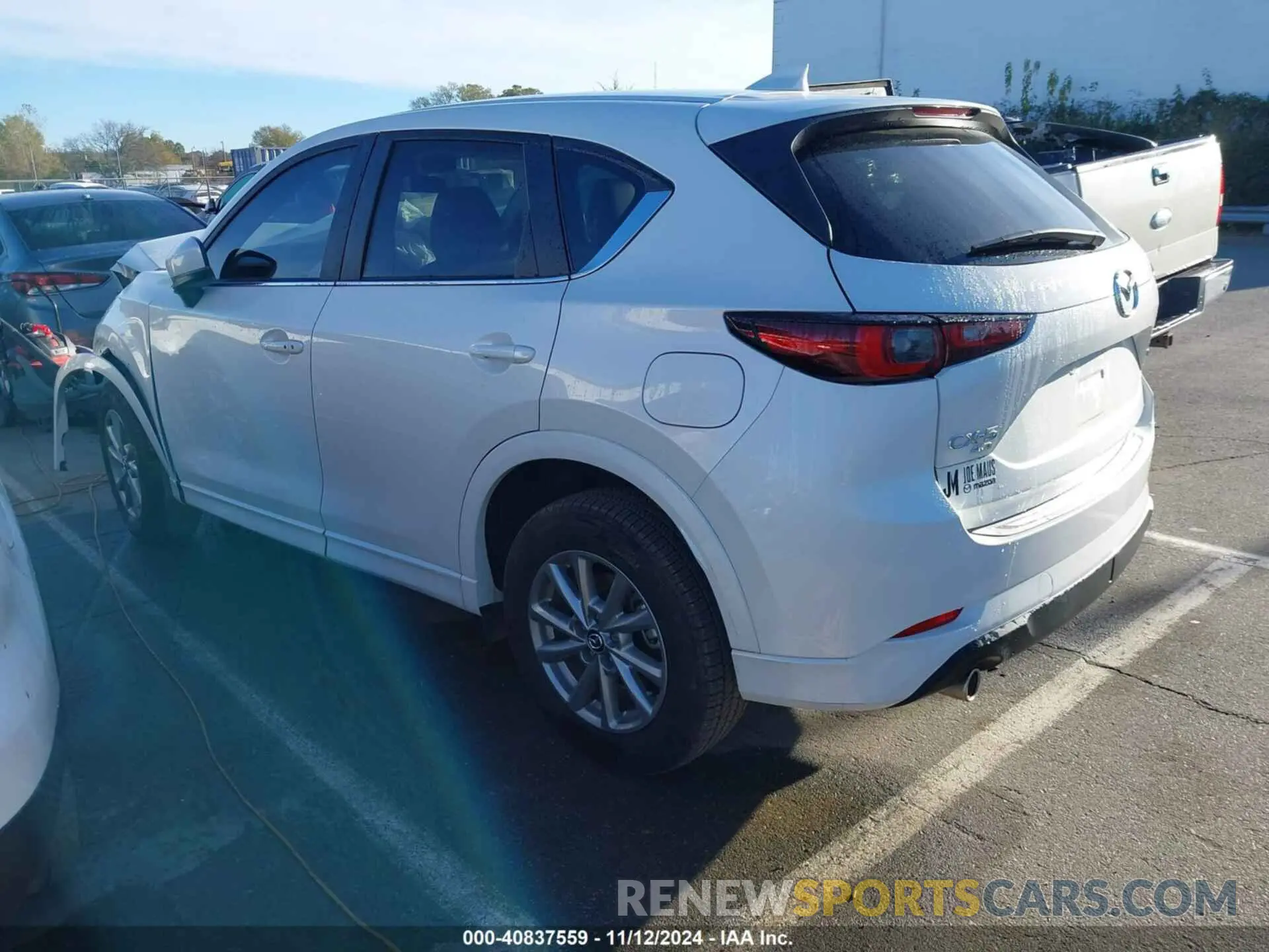 3 fotografías del automóvil dañado JM3KFBBM5R0354684 MAZDA CX-5 2024