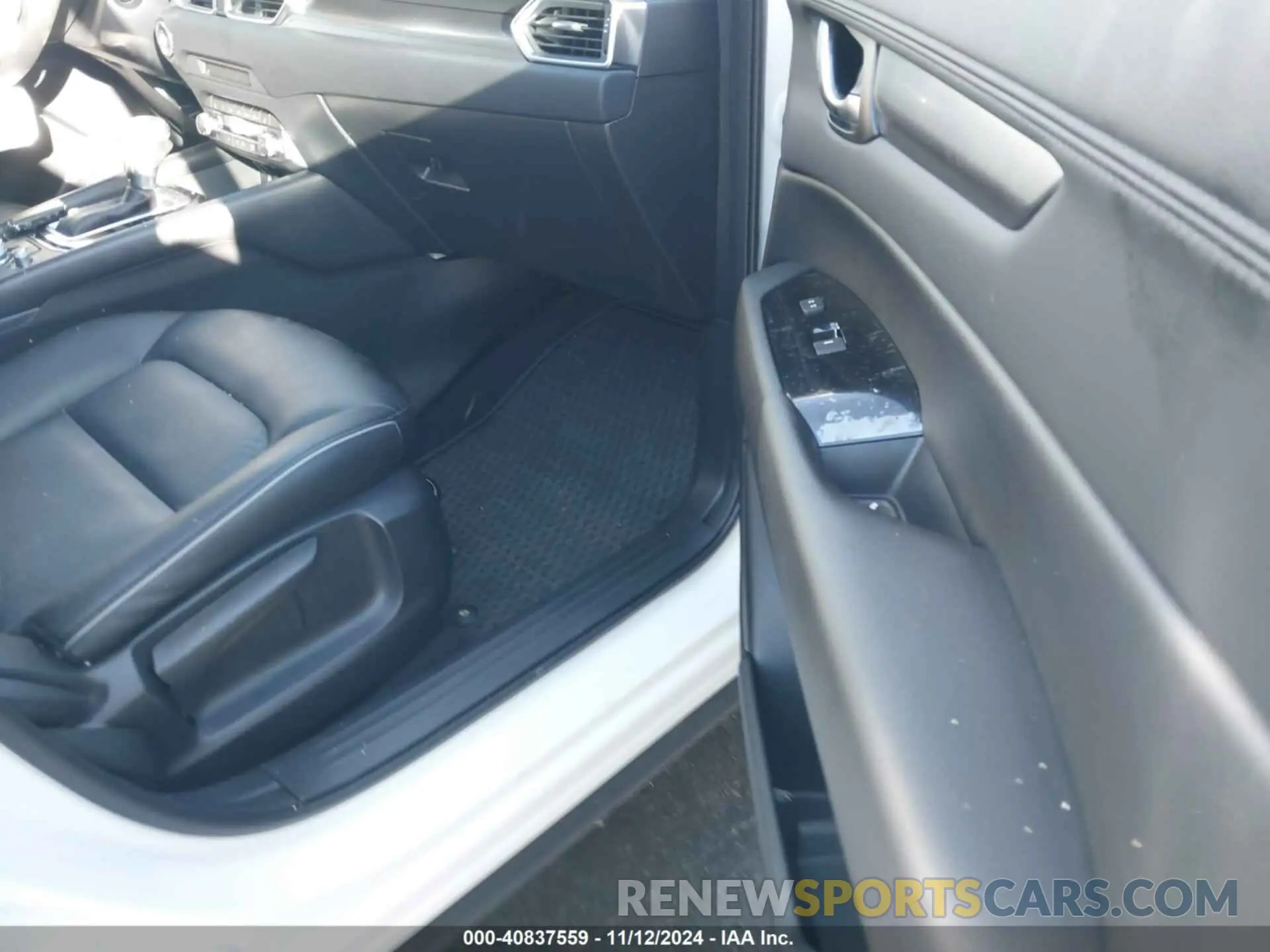 5 fotografías del automóvil dañado JM3KFBBM5R0354684 MAZDA CX-5 2024