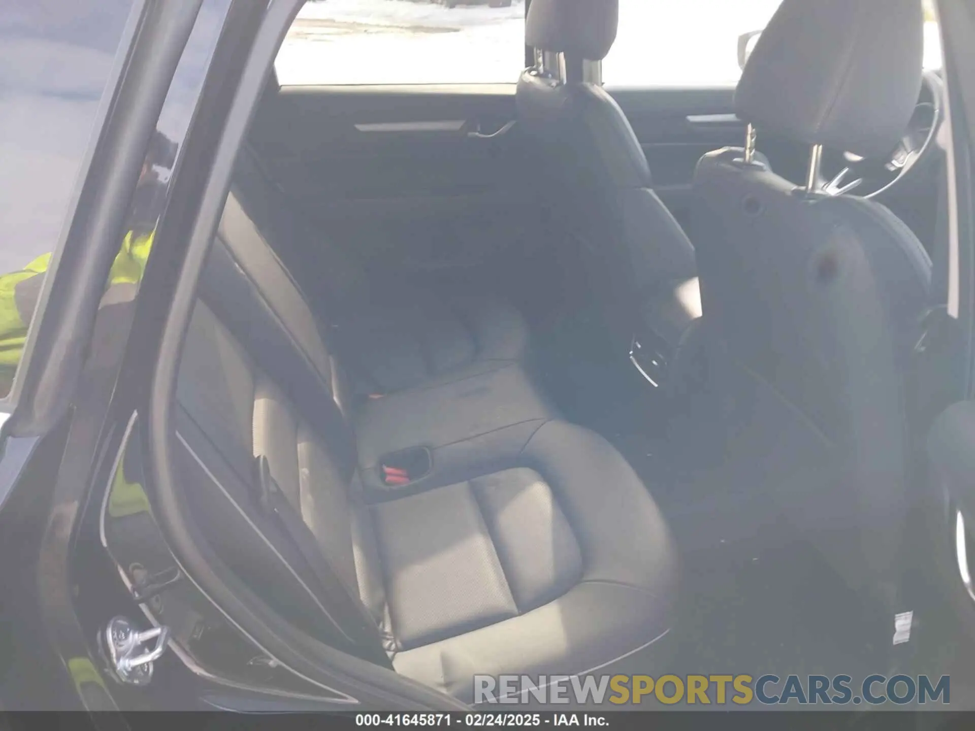 8 fotografías del automóvil dañado JM3KFBBM9R0407970 MAZDA CX-5 2024