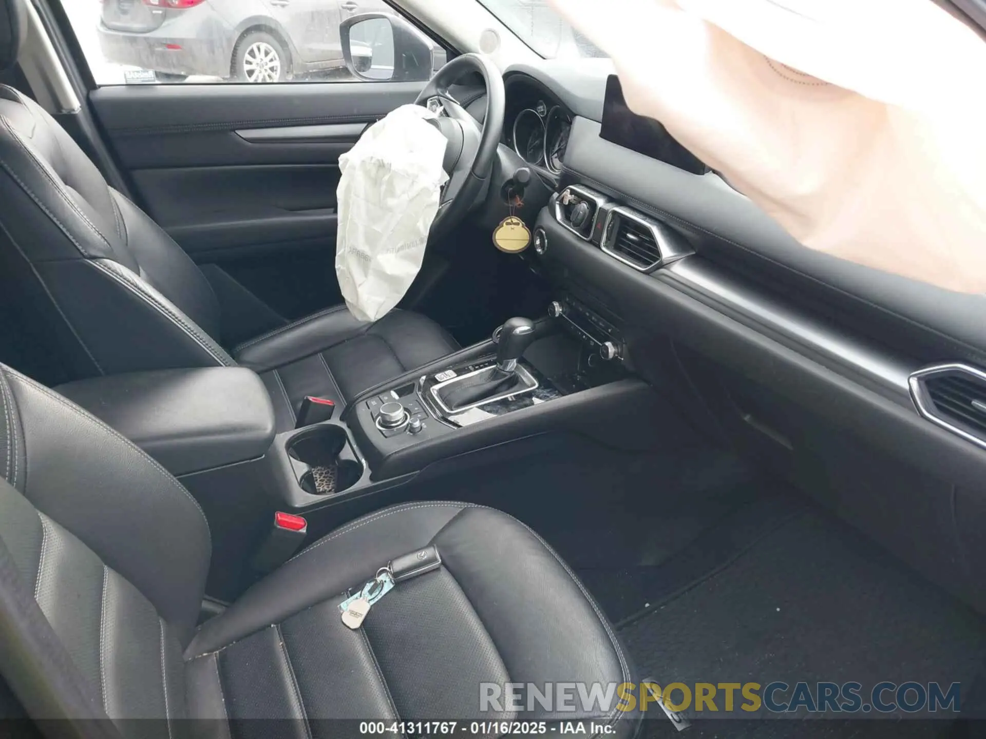 5 fotografías del automóvil dañado JM3KFBCL0R0424338 MAZDA CX-5 2024