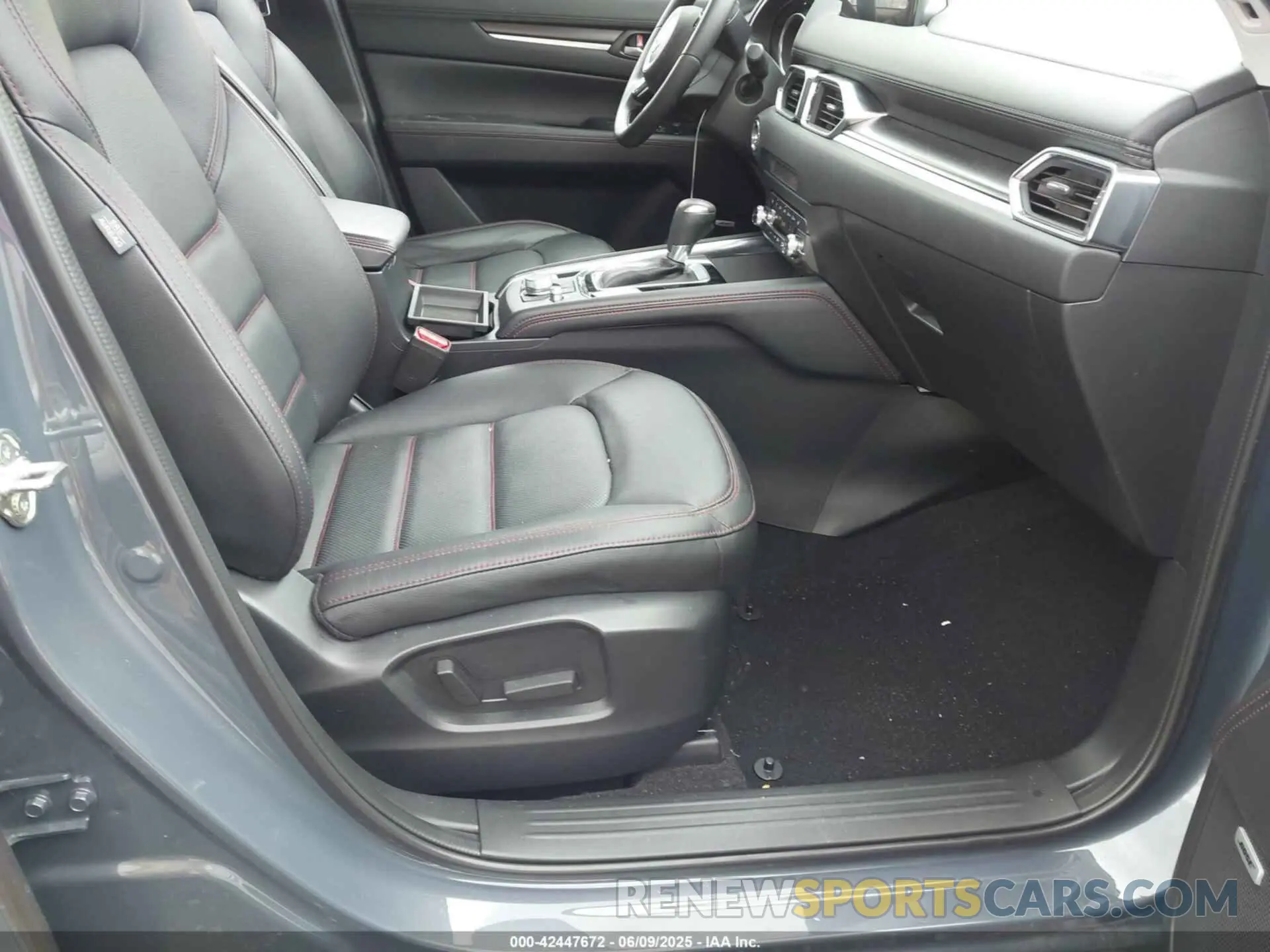 5 fotografías del automóvil dañado JM3KFBCL0R0429989 MAZDA CX-5 2024