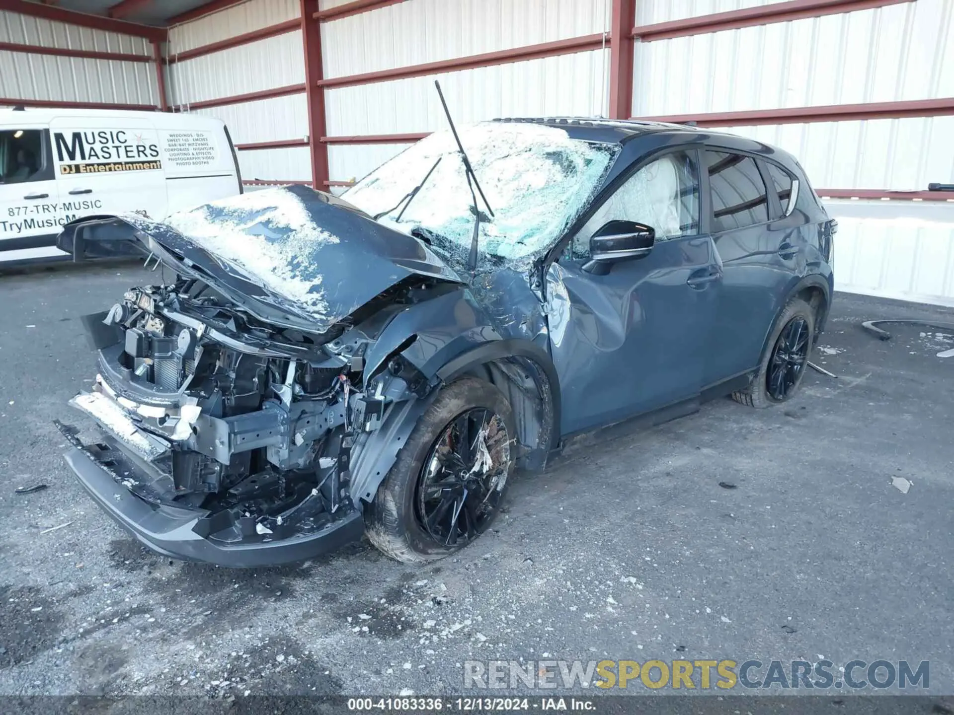 2 fotografías del automóvil dañado JM3KFBCL0R0452673 MAZDA CX-5 2024