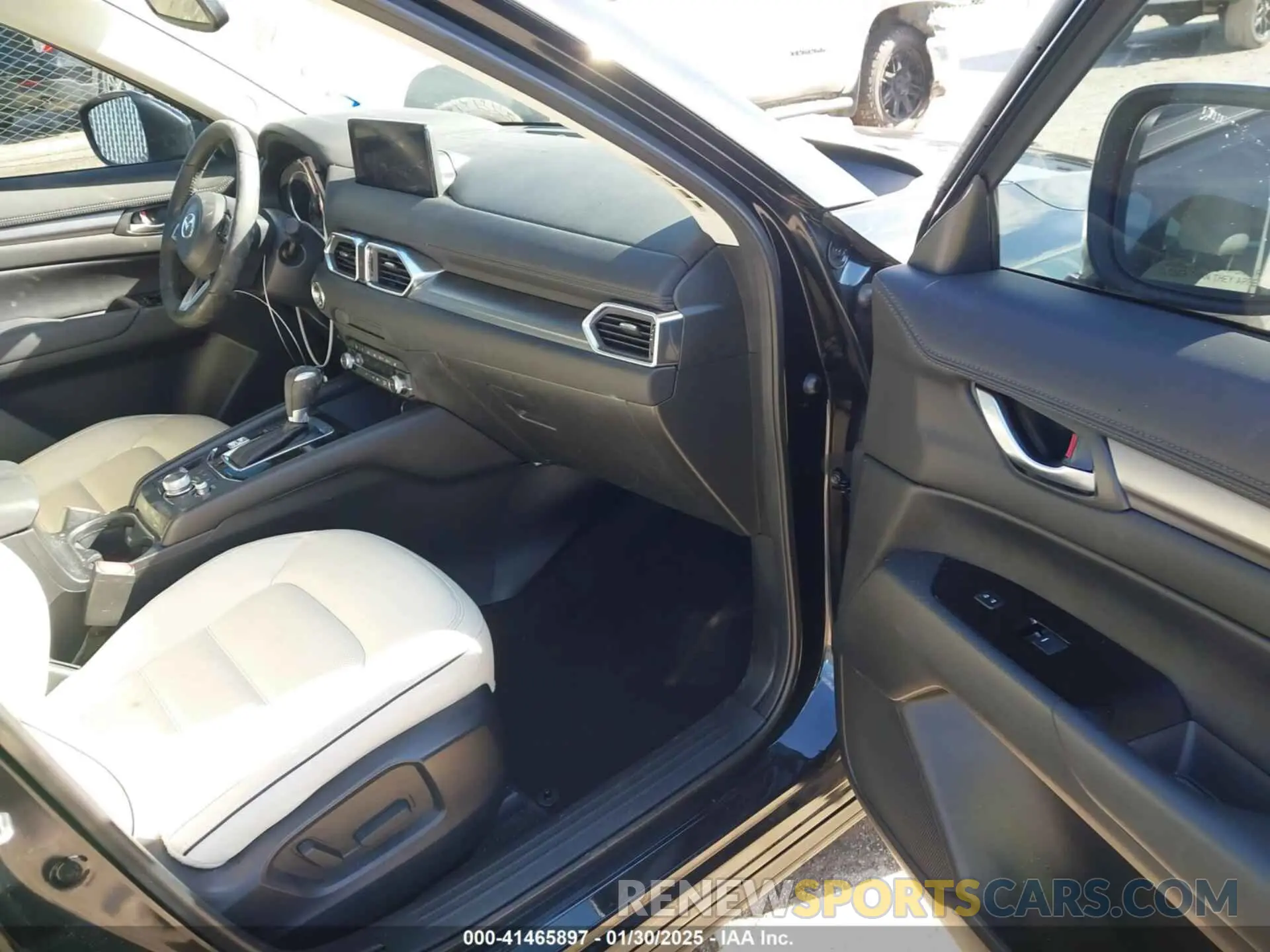 5 fotografías del automóvil dañado JM3KFBCL1R0432531 MAZDA CX-5 2024