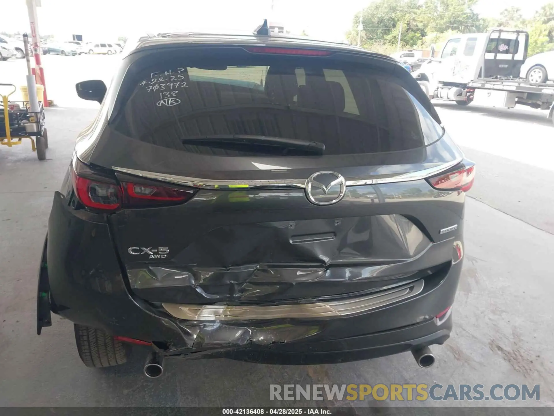 15 fotografías del automóvil dañado JM3KFBCL2R0426088 MAZDA CX-5 2024