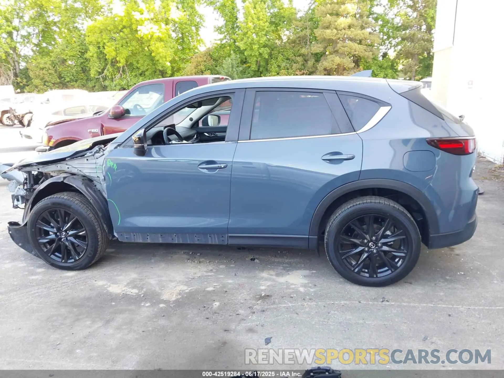 15 fotografías del automóvil dañado JM3KFBCL2R0500495 MAZDA CX-5 2024