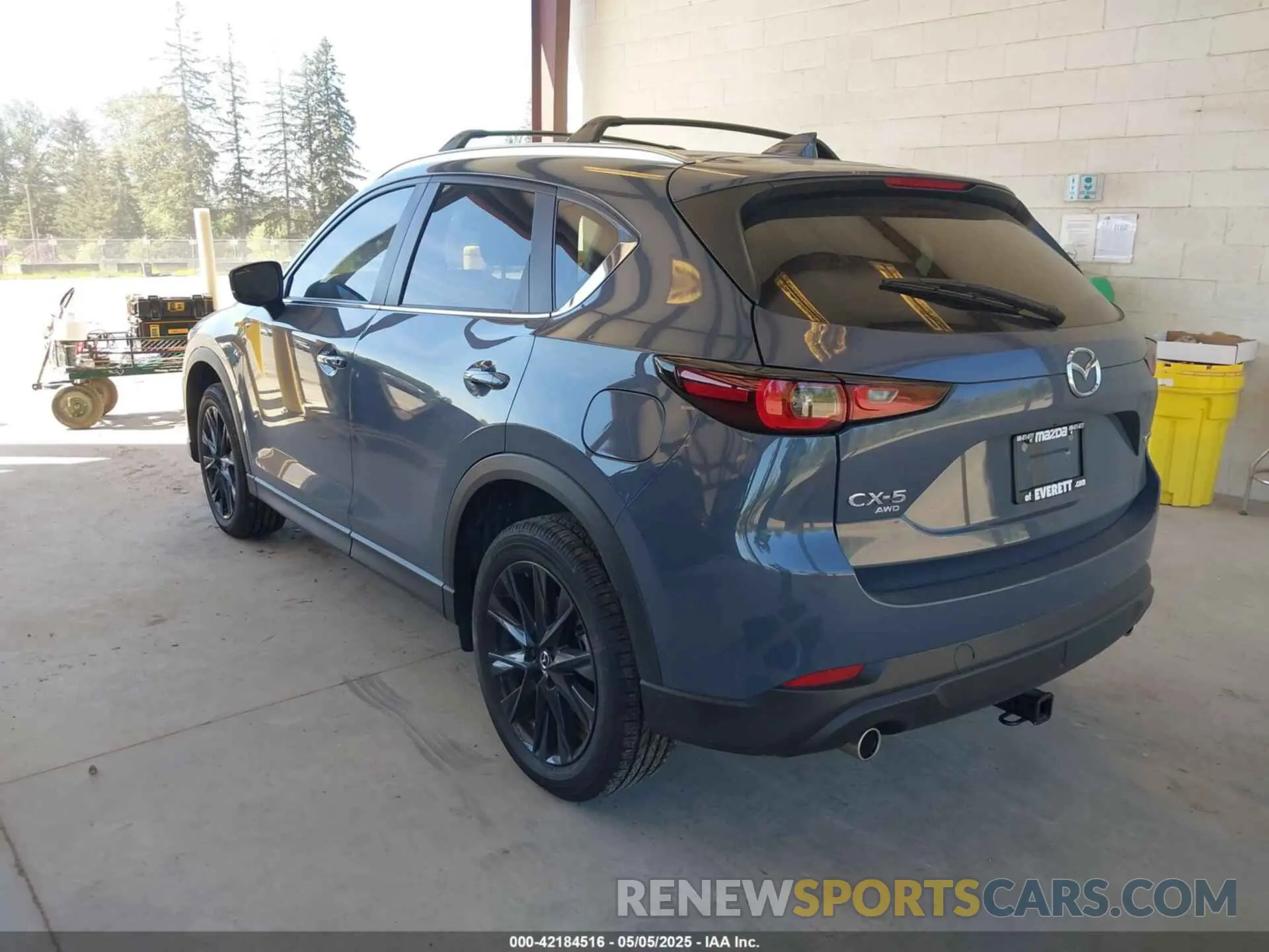 3 fotografías del automóvil dañado JM3KFBCL2R0510458 MAZDA CX-5 2024