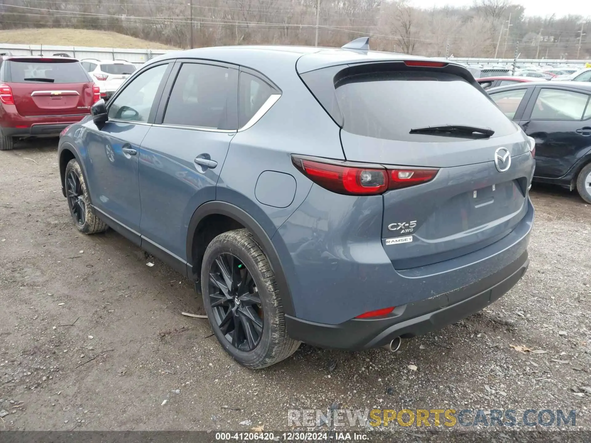 3 fotografías del automóvil dañado JM3KFBCL5R0430300 MAZDA CX-5 2024