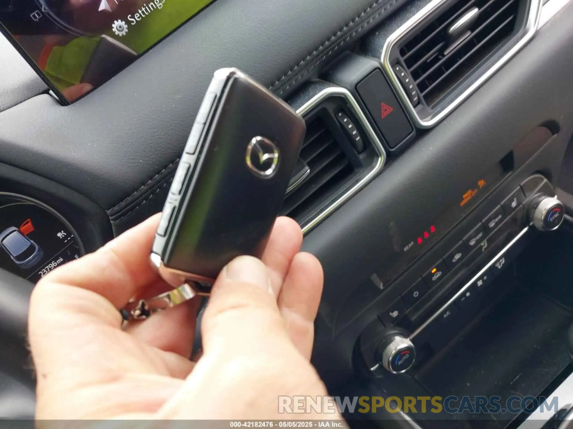 11 fotografías del automóvil dañado JM3KFBCL5R0440888 MAZDA CX-5 2024