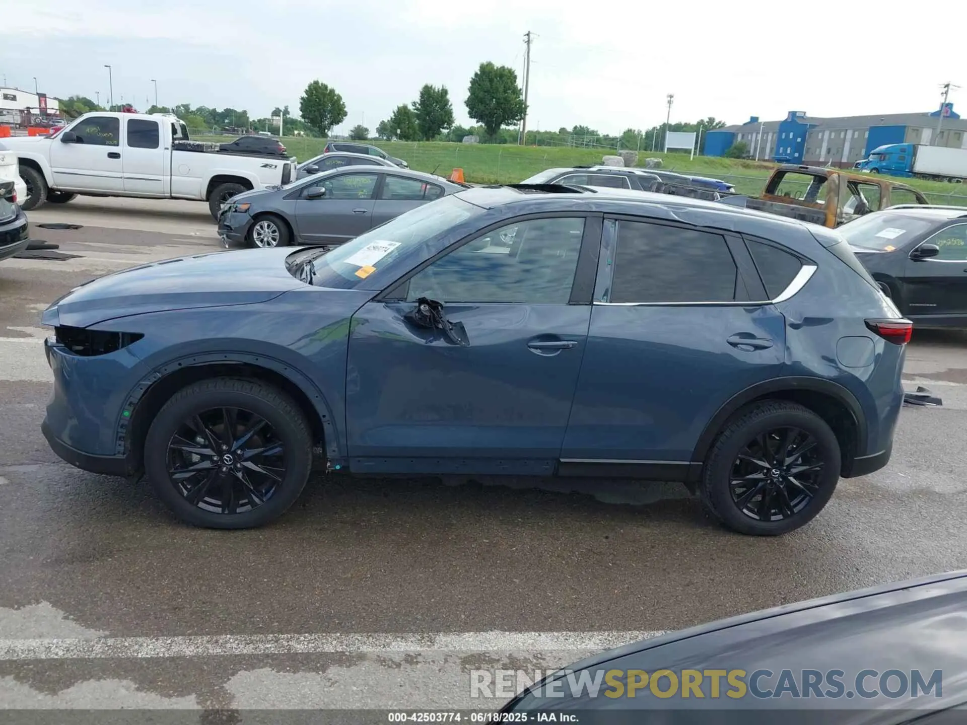 15 fotografías del automóvil dañado JM3KFBCL5R0468237 MAZDA CX-5 2024