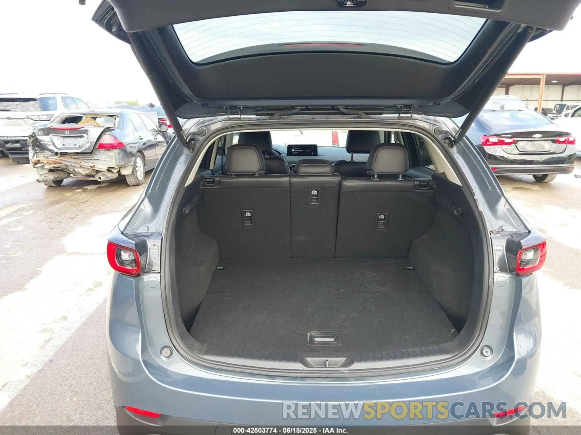 18 fotografías del automóvil dañado JM3KFBCL5R0468237 MAZDA CX-5 2024