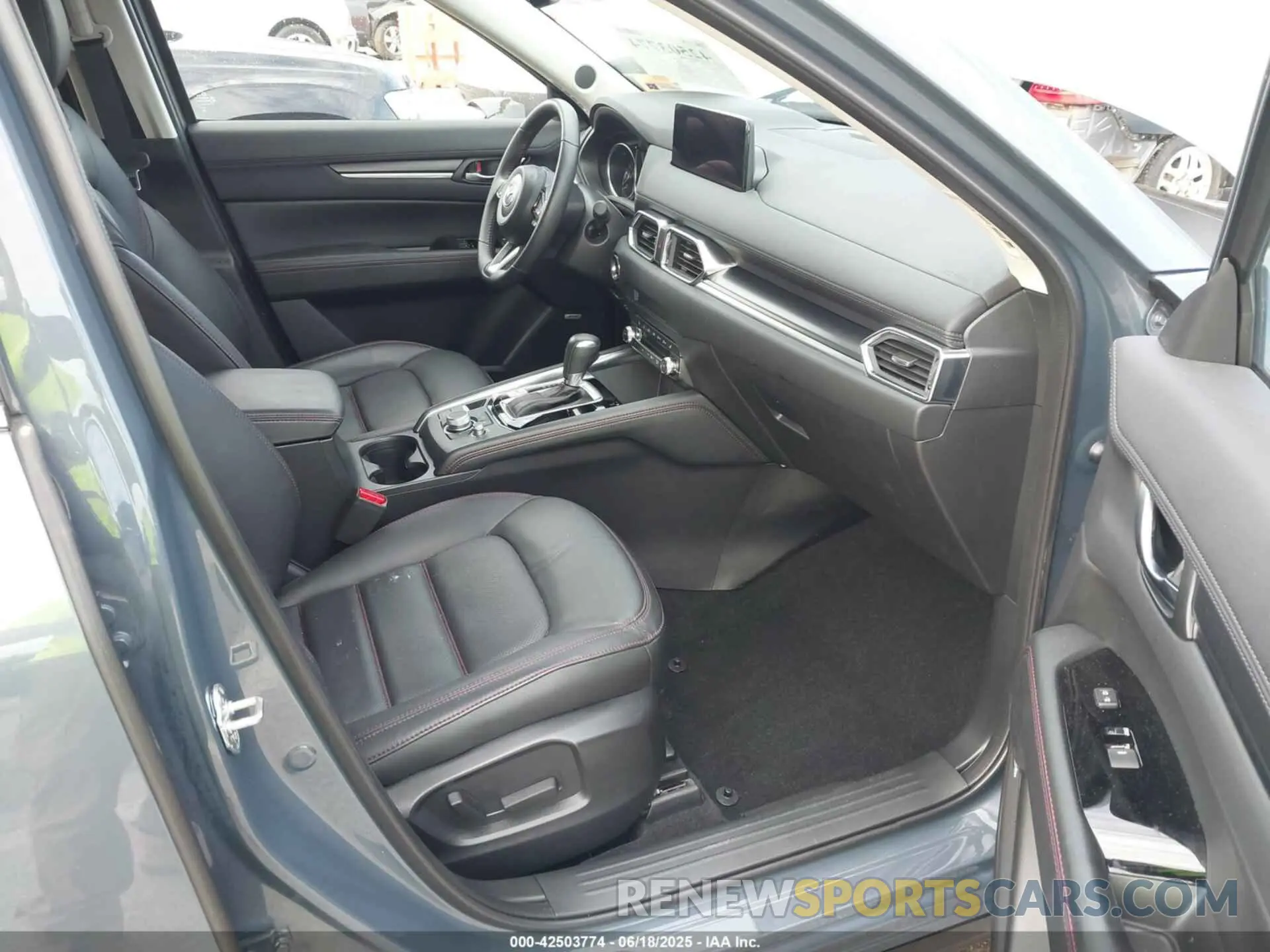 5 fotografías del automóvil dañado JM3KFBCL5R0468237 MAZDA CX-5 2024