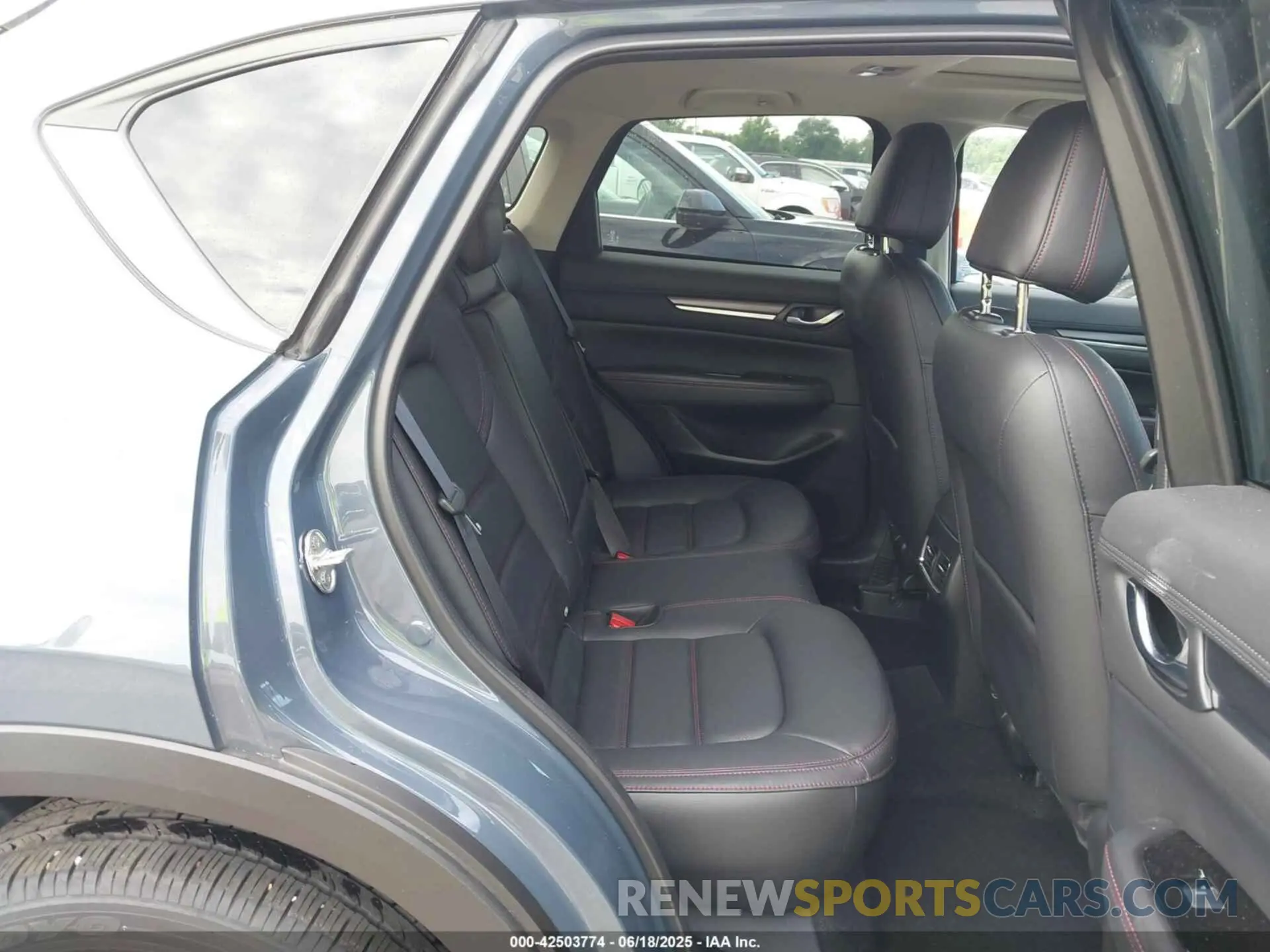 8 fotografías del automóvil dañado JM3KFBCL5R0468237 MAZDA CX-5 2024