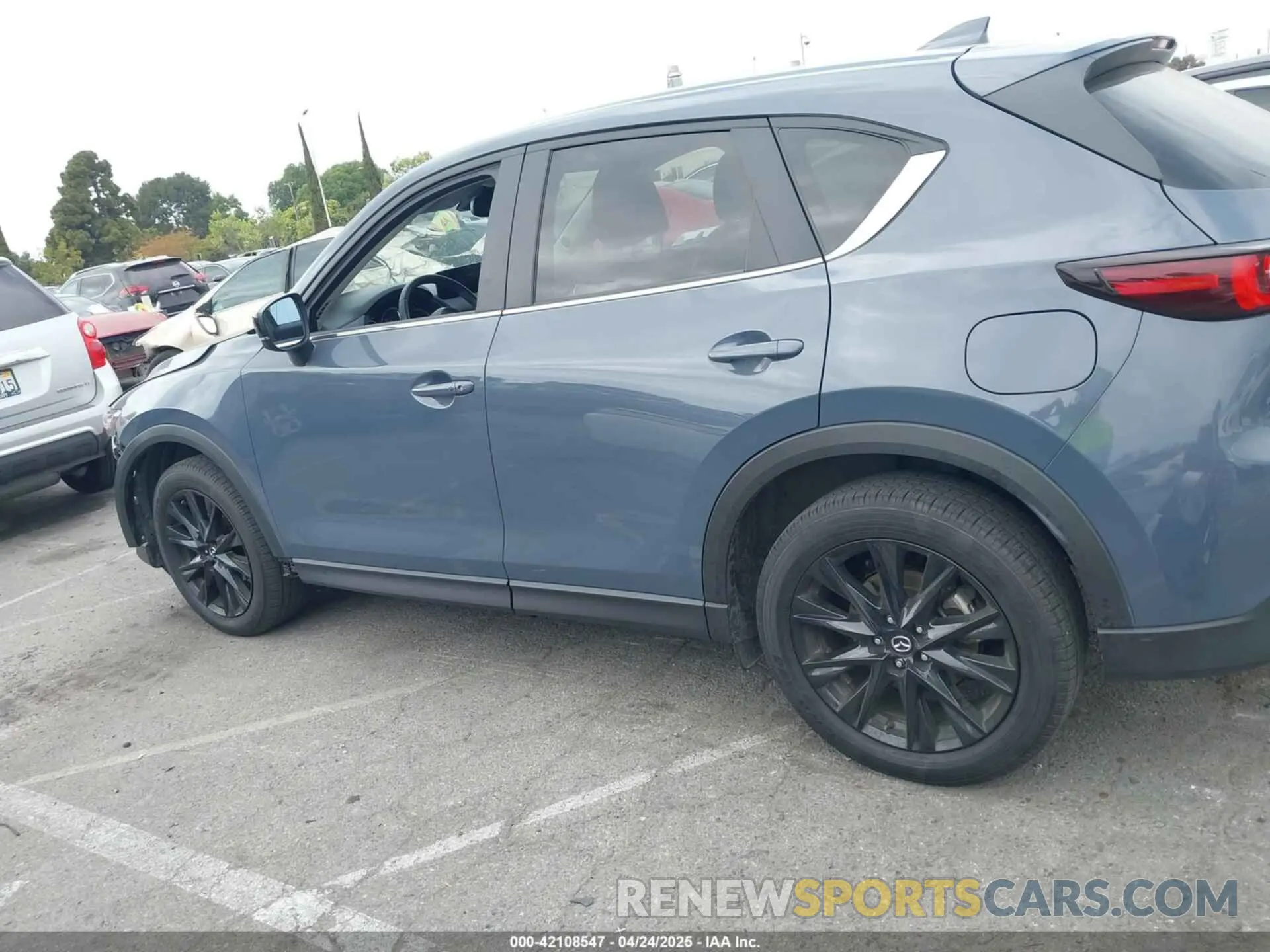 15 fotografías del automóvil dañado JM3KFBCL6R0482860 MAZDA CX-5 2024